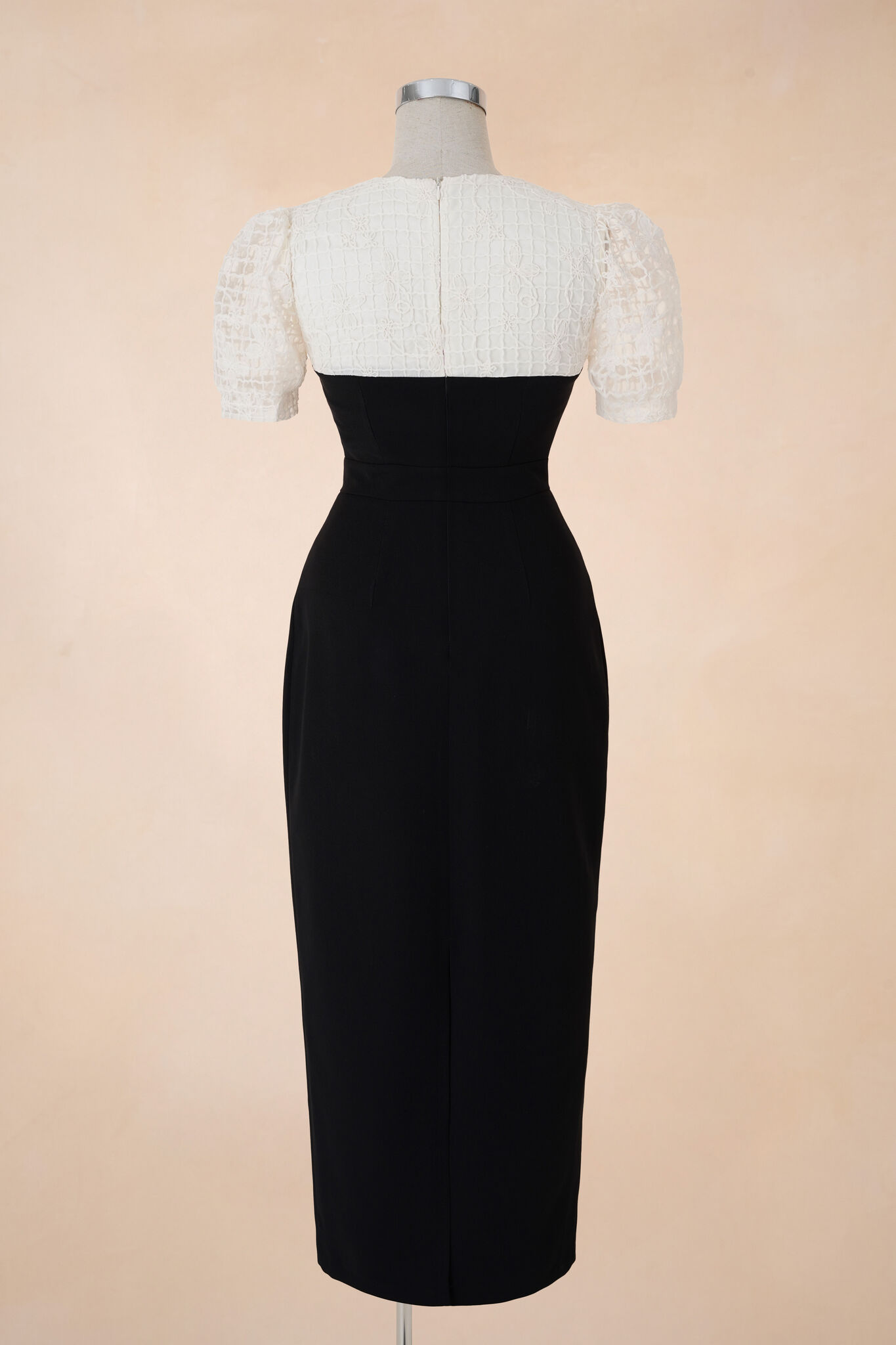 Đầm Bút Chì Phối Ren Khoá Ngực