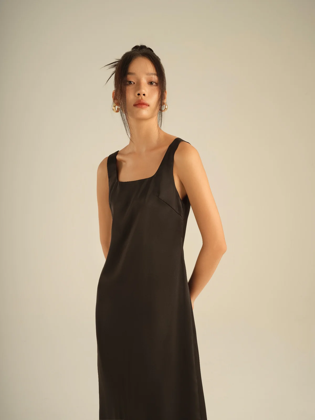 SILKY DRESS_thumbnail_3