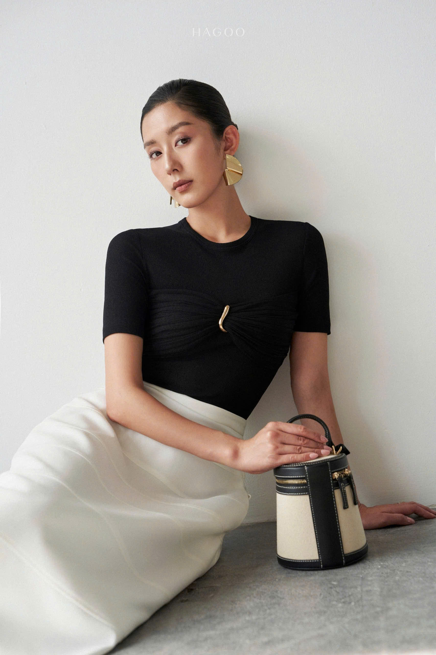 Áo thun nhún ngực khuyên vàng HAGOO_thumbnail_3