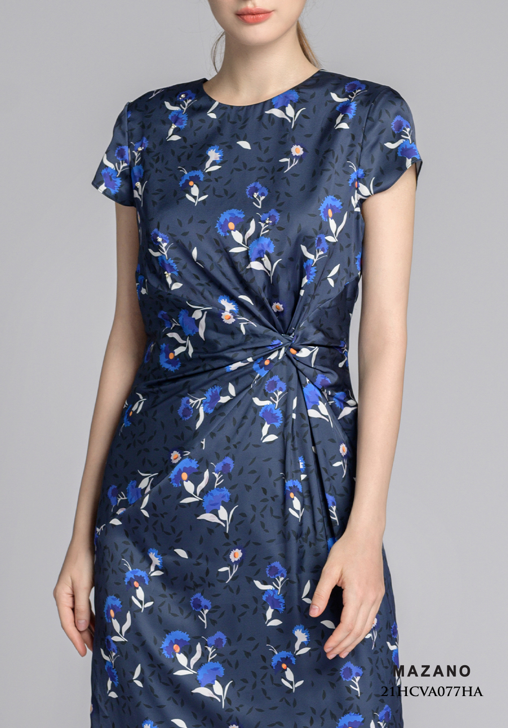 Váy lụa xanh họa tiết giúm eo_thumbnail_5