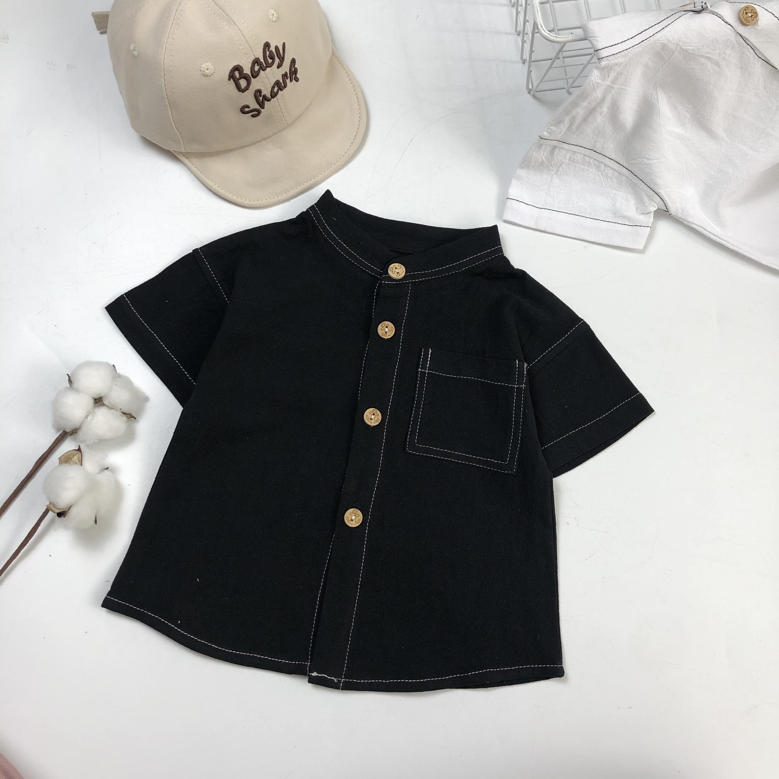 Áo CỘC ĐEN cúc gỗ viền trắng_thumbnail_0