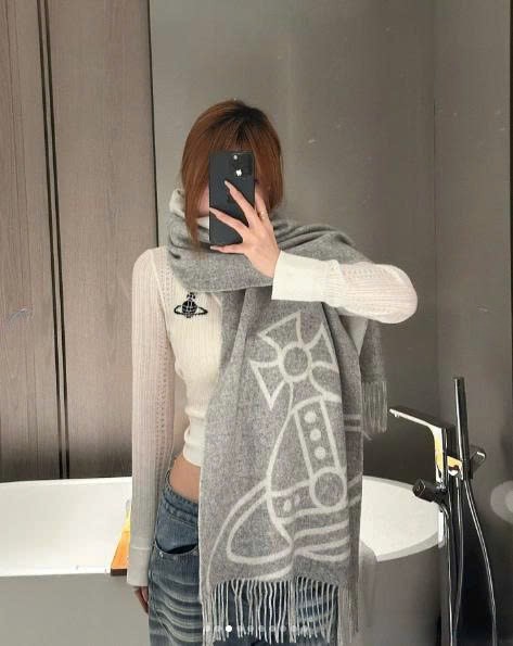 KHAN VIVIENNE_thumbnail_8