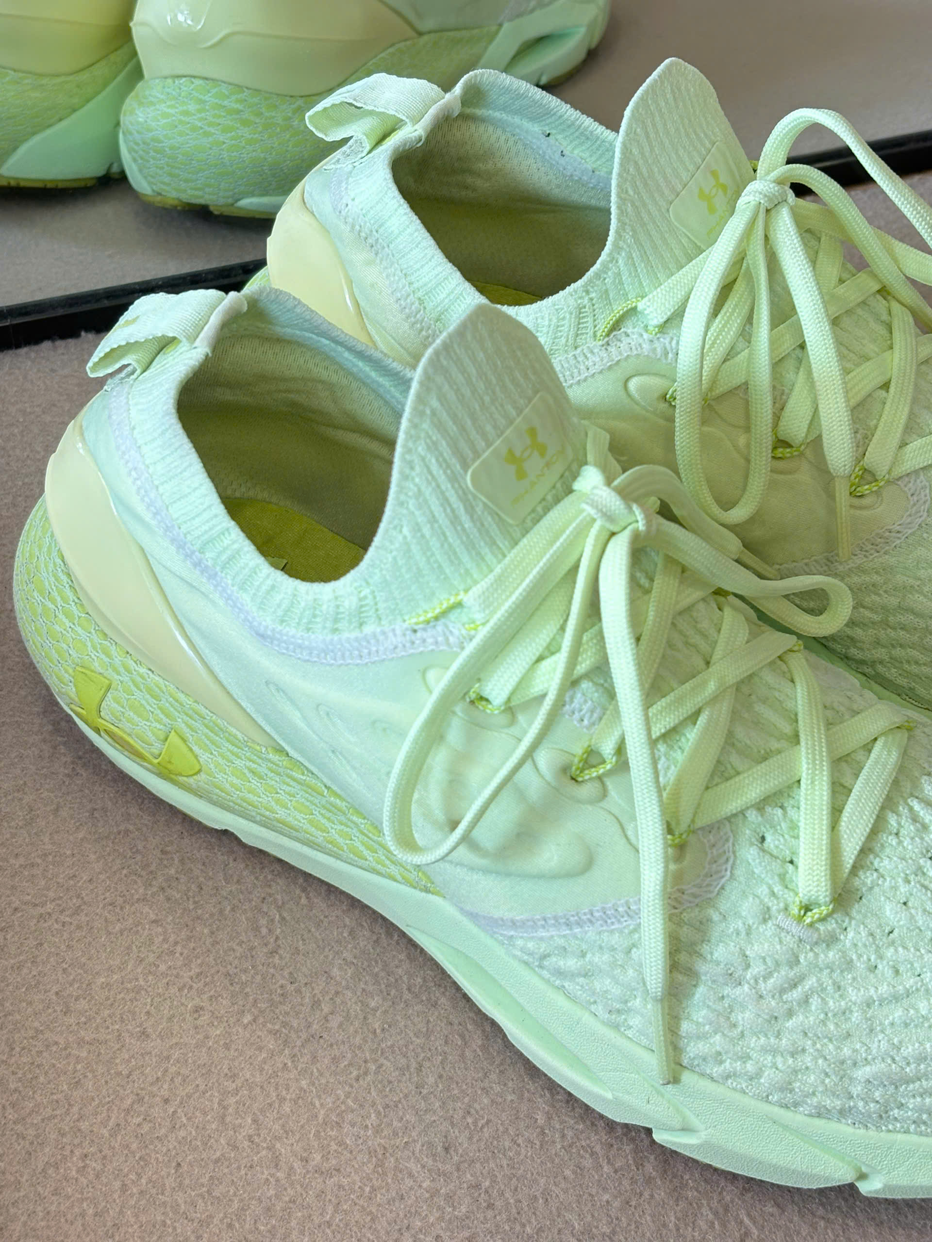 Under Armour Training Shoes HOVR Rise 2 Neon 3023017-004_thumbnail_3