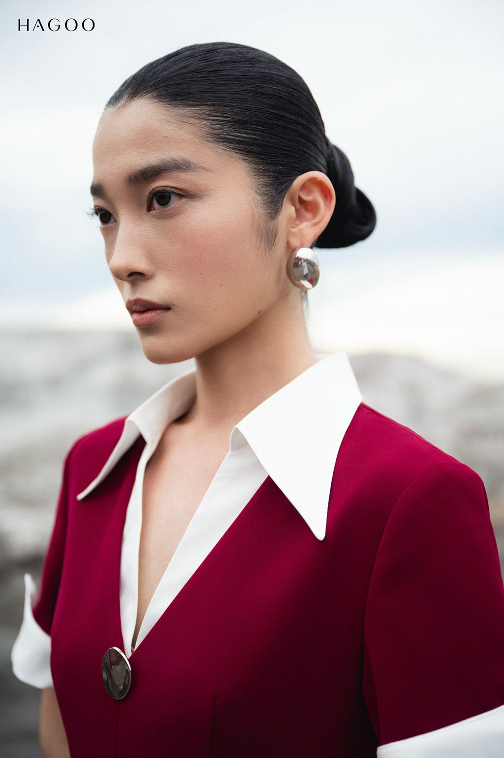 The dress brings comfort, freedom but still maintains elegance.