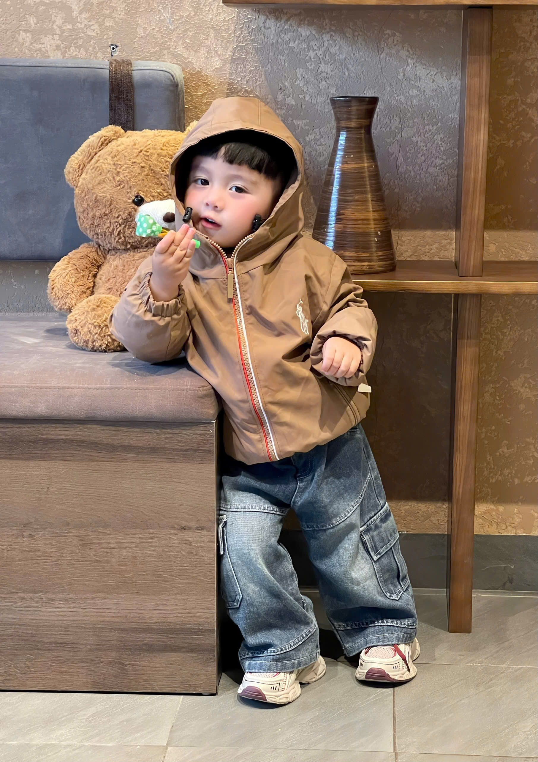 Q66 ÁO GIÓ LÓT LÔNG VIỀN ĐỎ TRẮNG- A106.250_thumbnail_1