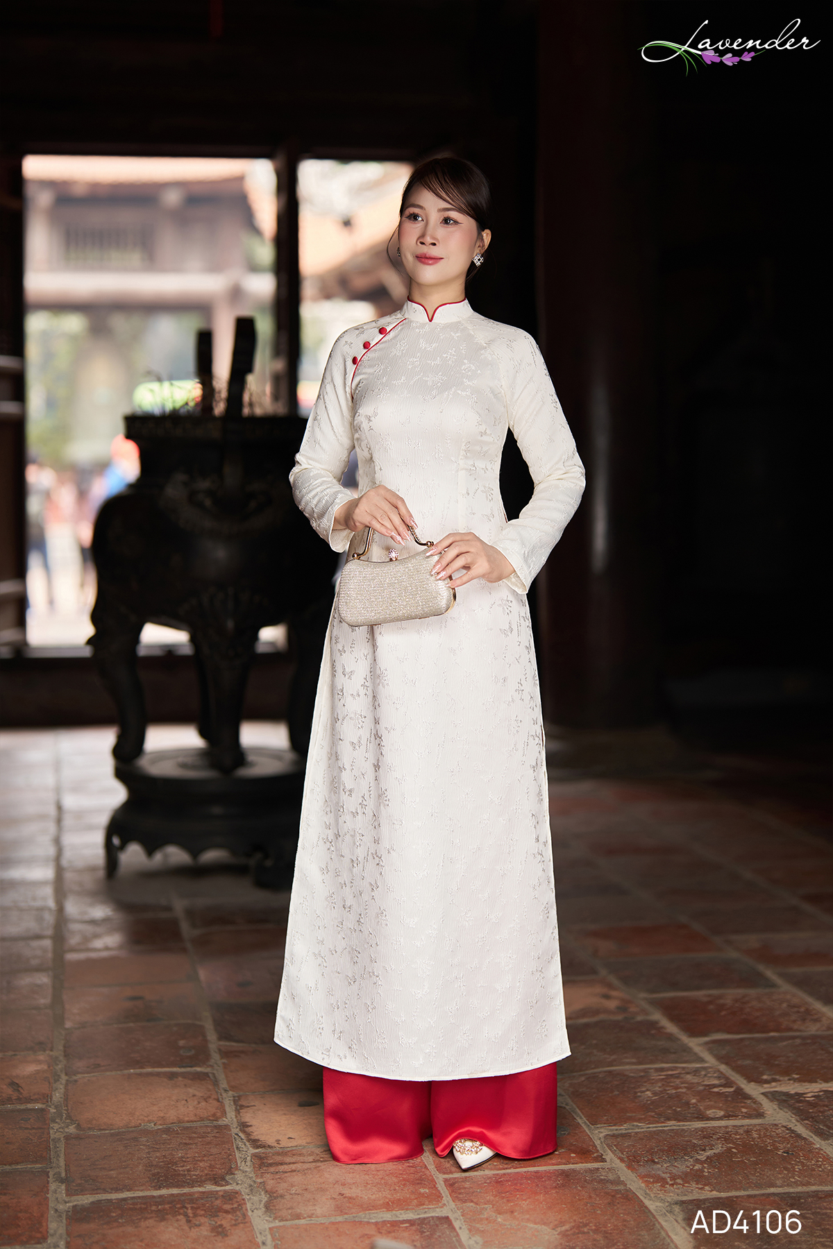 Áo dài trắng thêu họa tiết nổi AD4106