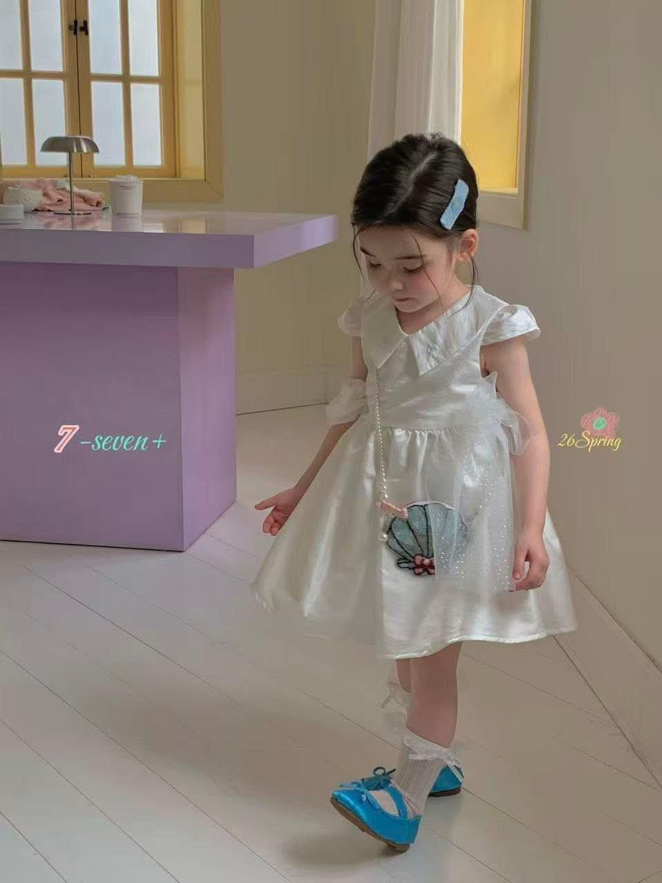 (H52) Váy lụa màu trắng tay hến 7 Seven