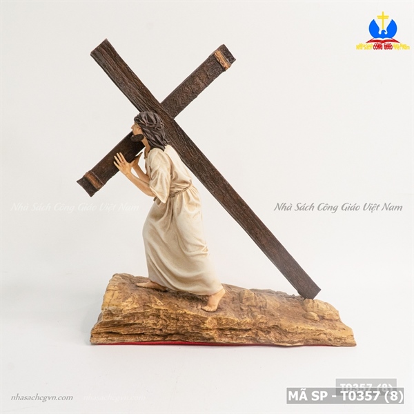 Tượng Chúa vác thánh giá 25cm ✔