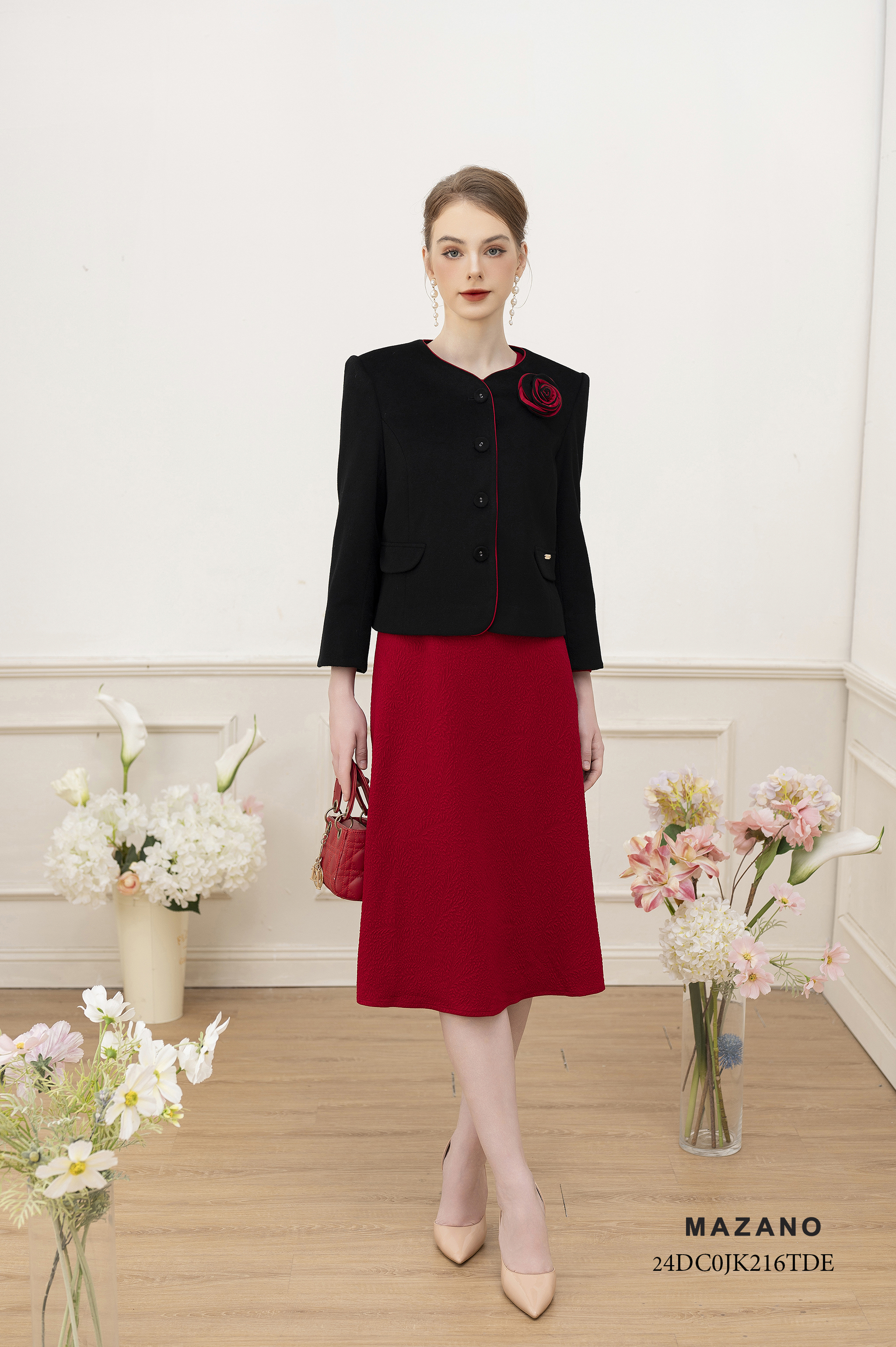 Áo khoác suông ngắn Vải dạ Đính hoa cuốn Cổ tròn cách điệu Tay dài  Dài dưới eo