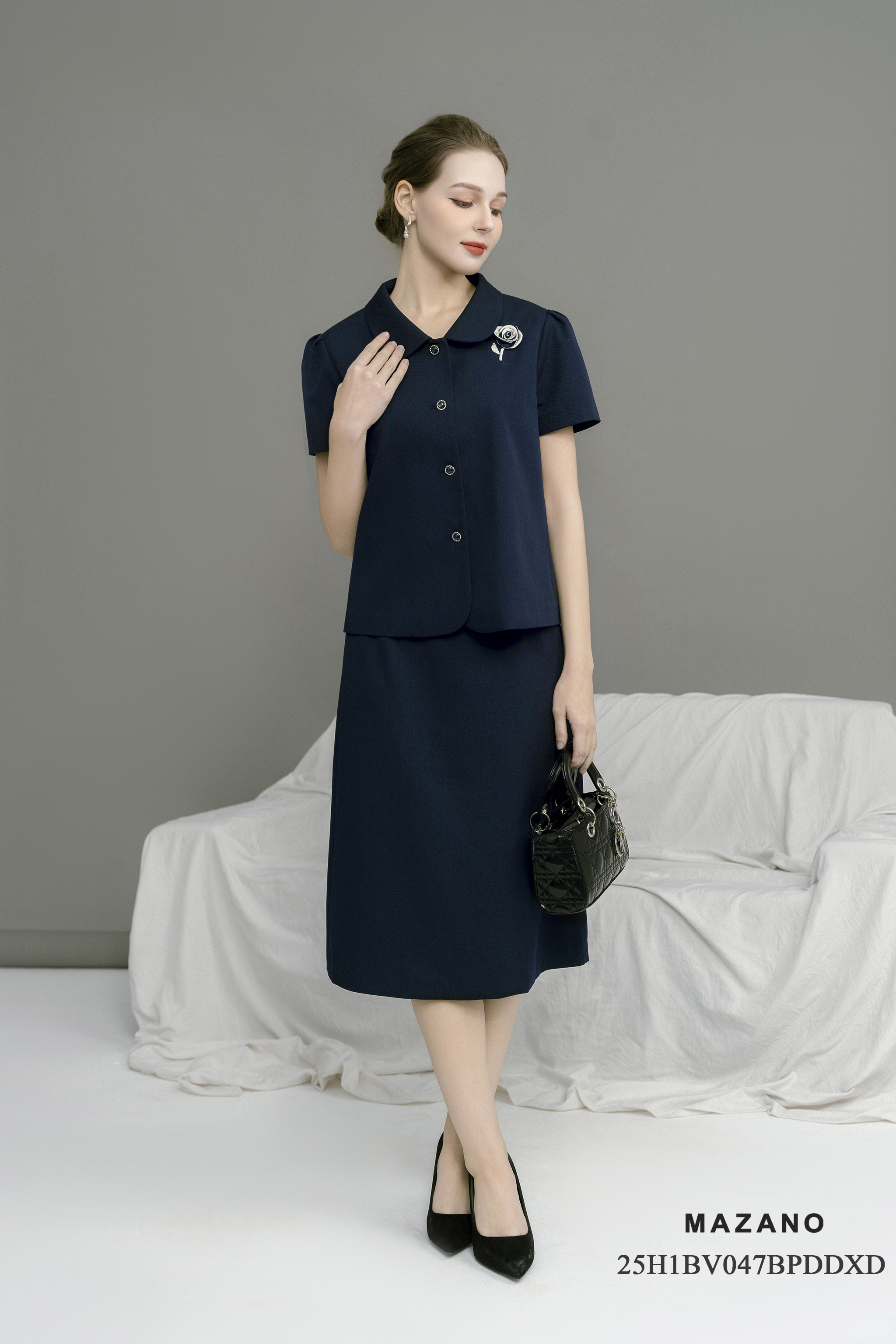 Sét ký giả Áo suông kèm chân váy A nhẹ Vải tuytxi Đính hoa cuốn Cổ bẻ cách điệu Tay ngắn Dài áo qua eo dài tới bắp chân