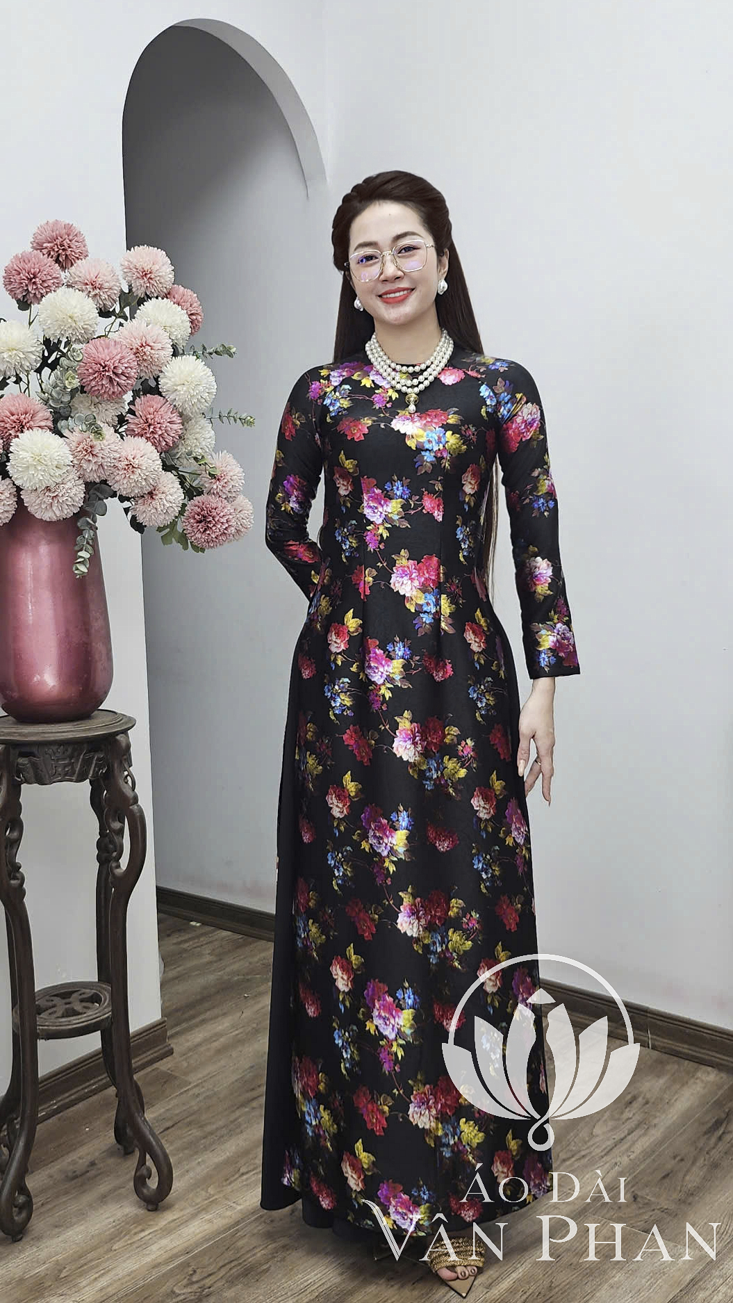 A3147 áo dài vải dubai nền đen hoa nhí