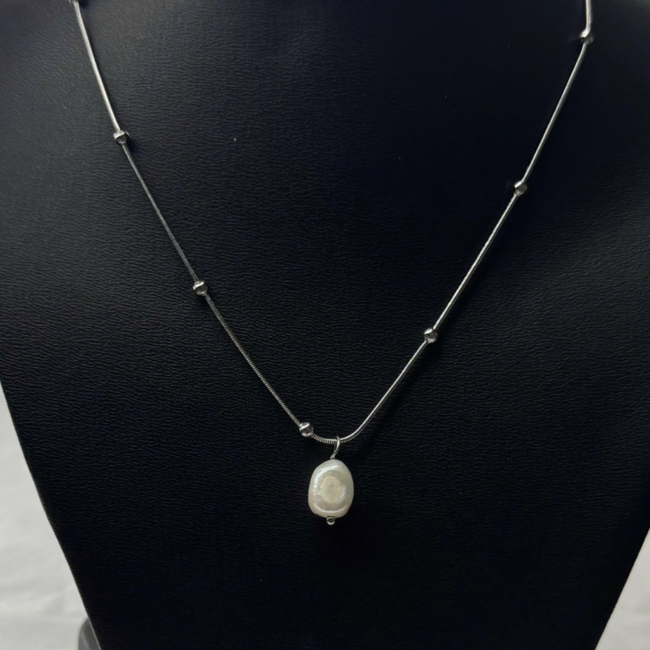 vòng cổ titan dây mì đính bi bạc charm ngọc trai hạt lựu_thumbnail_3
