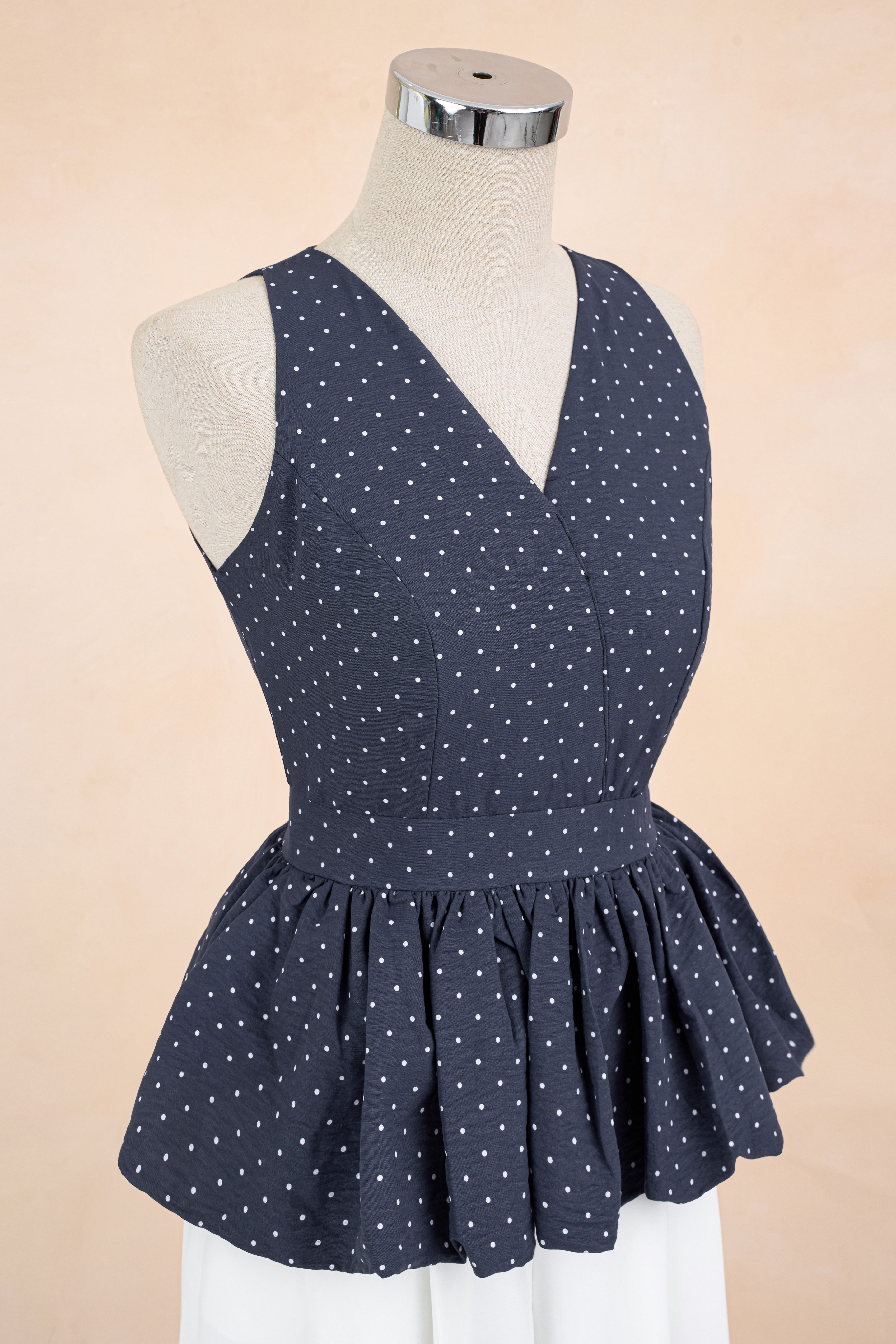 Áo Bí Chấm Bi Cổ V_thumbnail_3