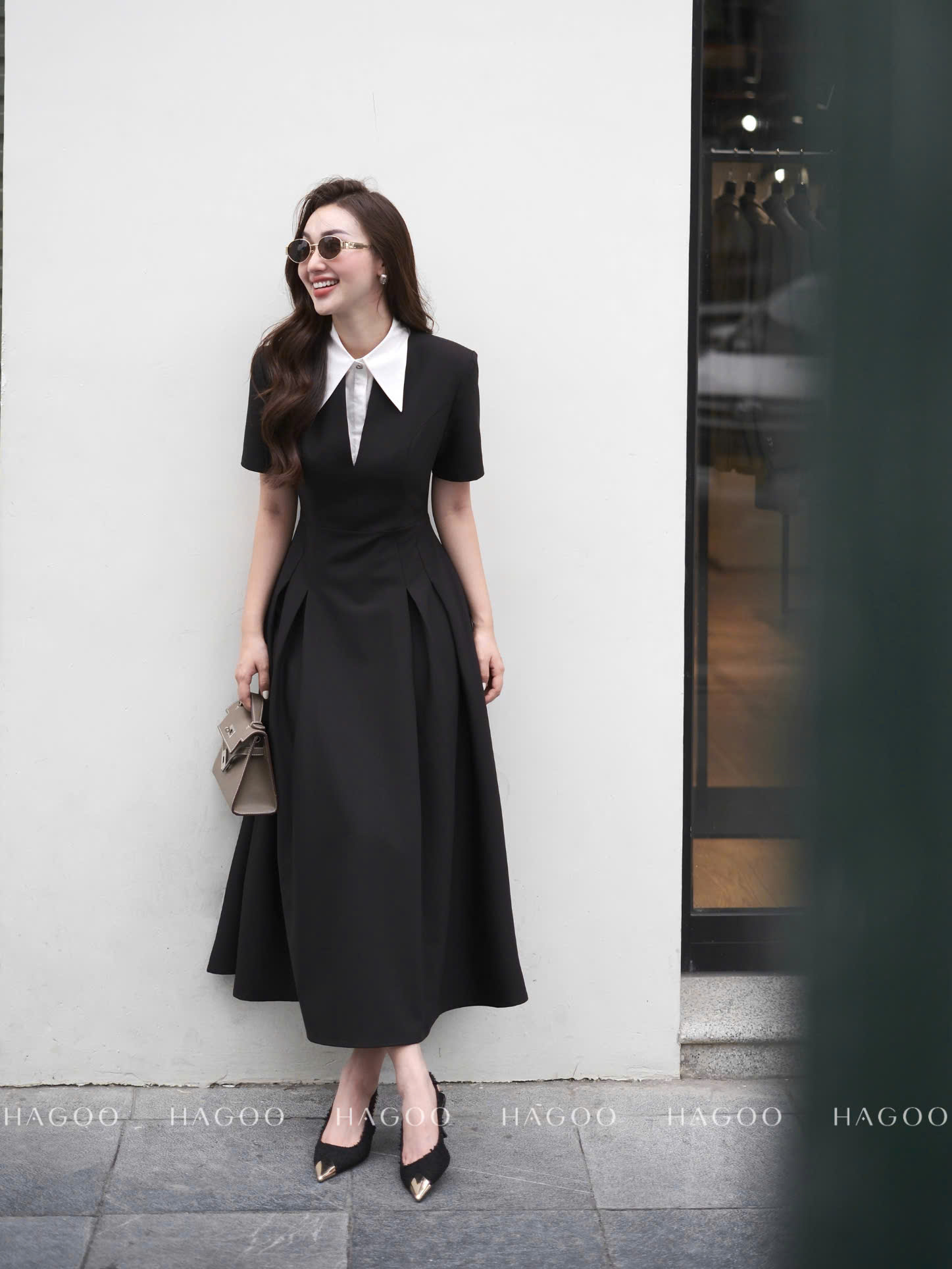 Váy đen xoè phối cổ trắng rời HAGOO_thumbnail_0