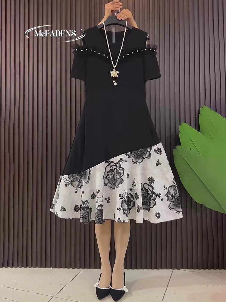 17814-Đầm xòe khoét vai thân đen phối vạt lụa in hoa 5D ( thun nhât, lụa)