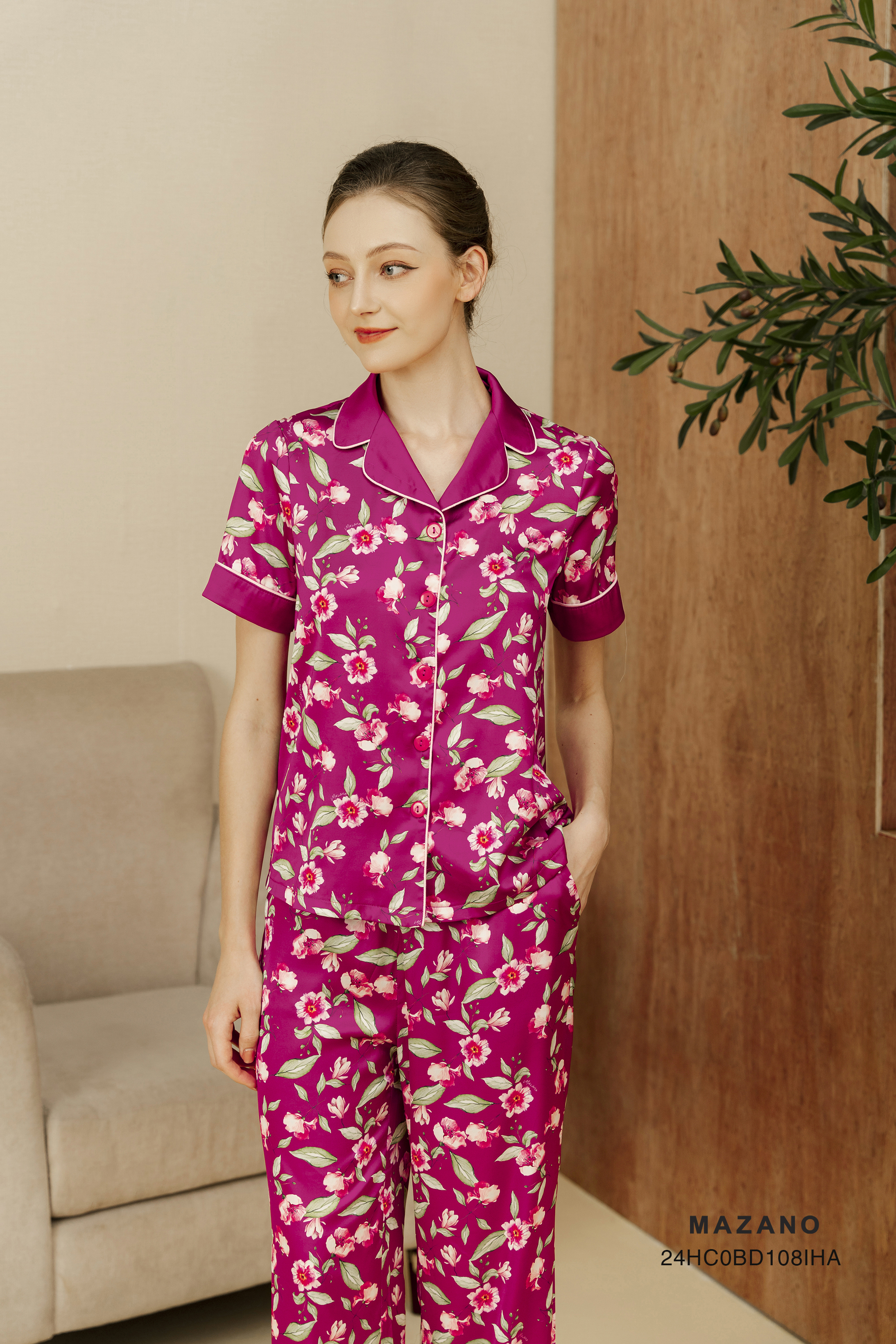 Bộ mặc nhà suông Vải lụa mỏng  Họa tiết in hoa cách điệu Cổ bẻ ve Tay ngắn Dài quần tới mắt cá chân