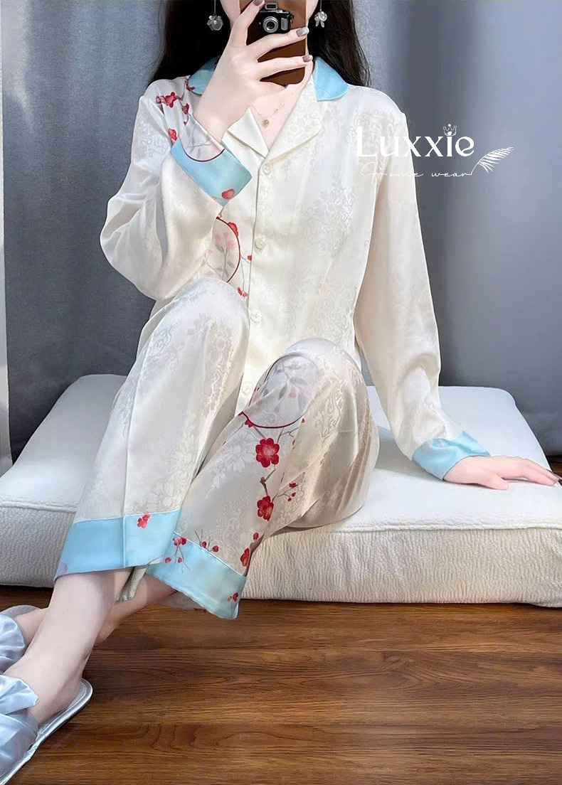 N101 Pijama lụa gấm trắng hoa đào viền xanh da trời_thumbnail_5