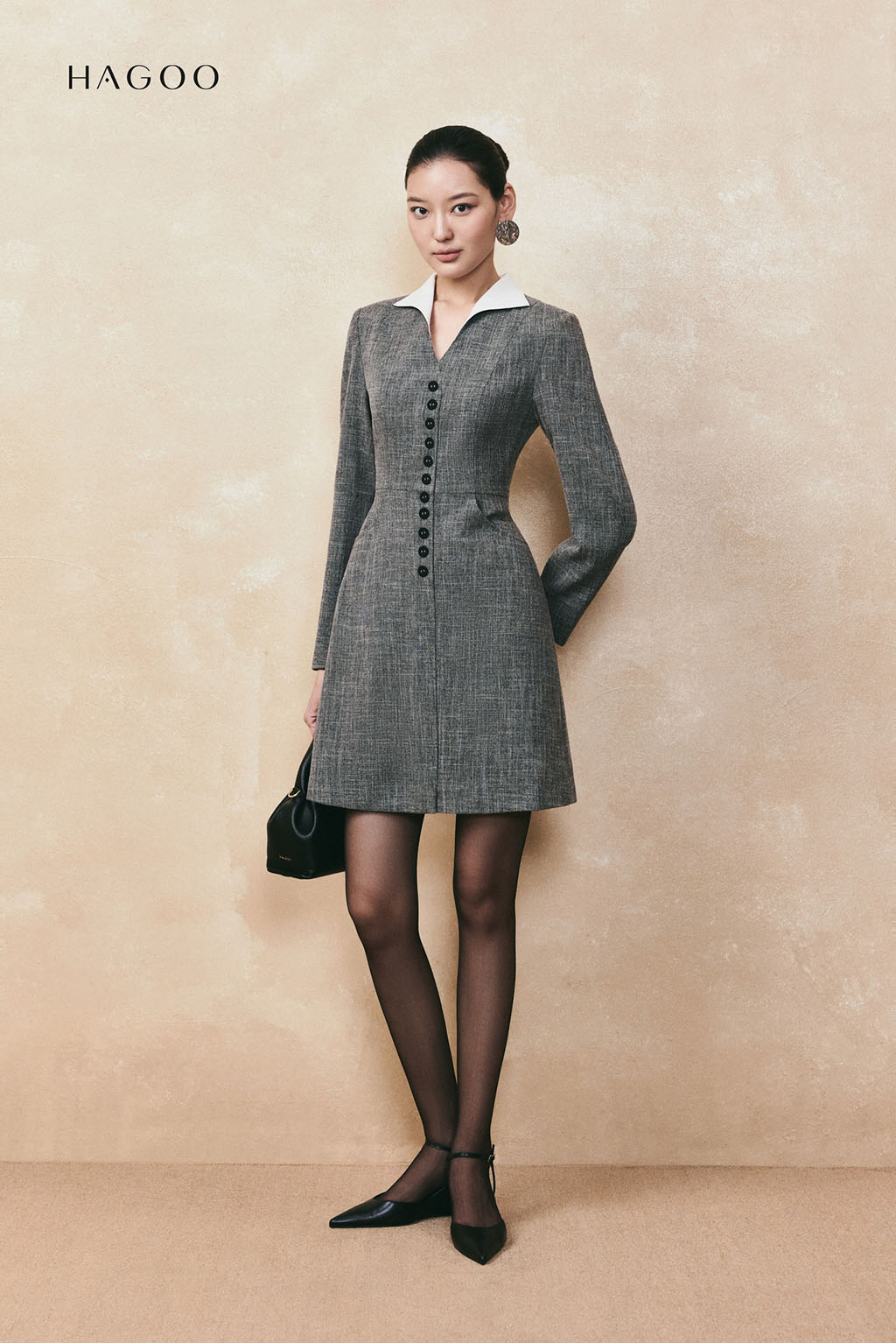 Váy ngắn chữ A cổ V vạt lật phối HAGOO
