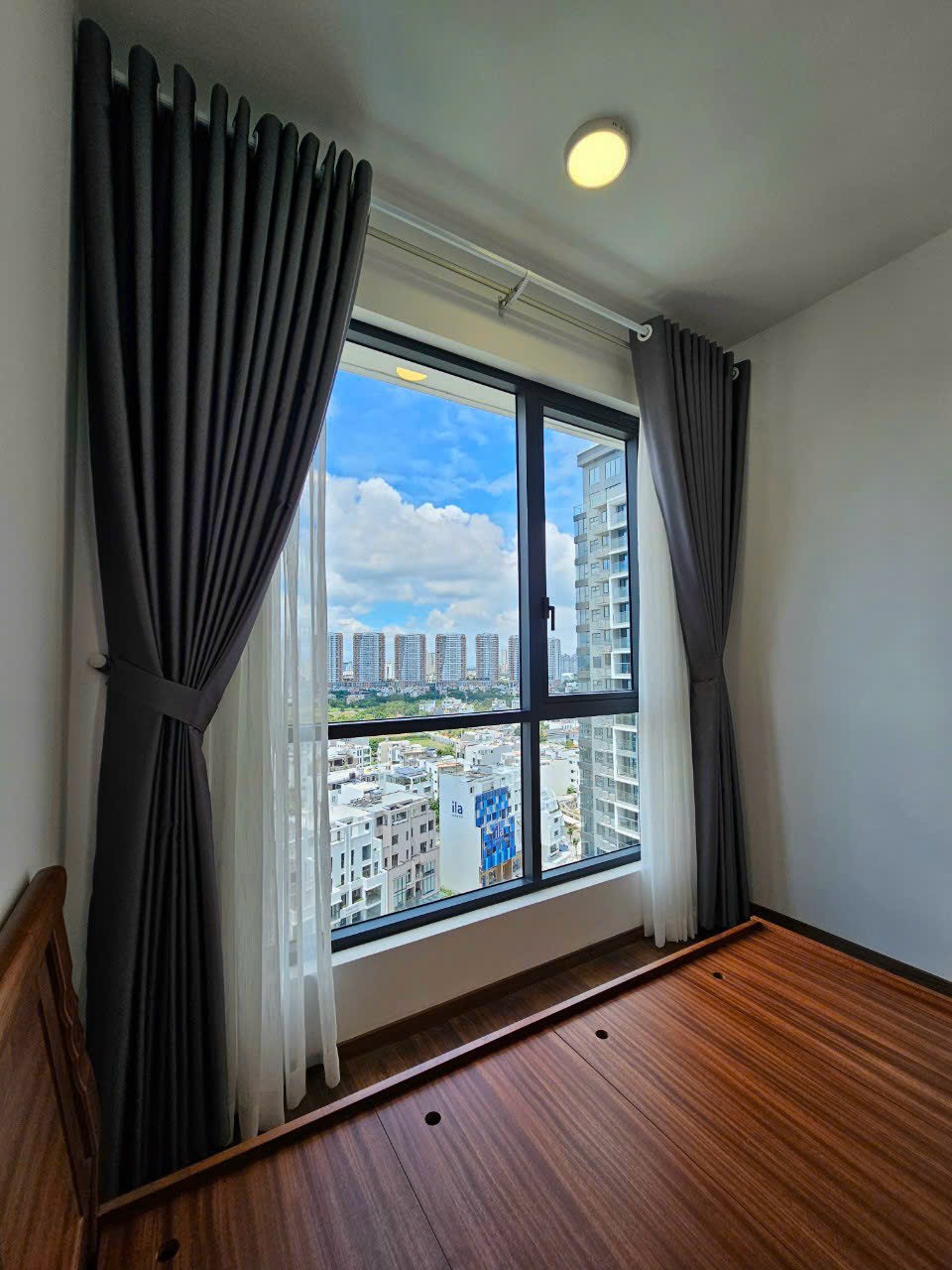 Góc cho thuê căn hộ 3 phòng ngủ (110m2) tầng cao - nội thất cơ bản - giá tốt nhất dự án 34tr/tháng_thumbnail_1