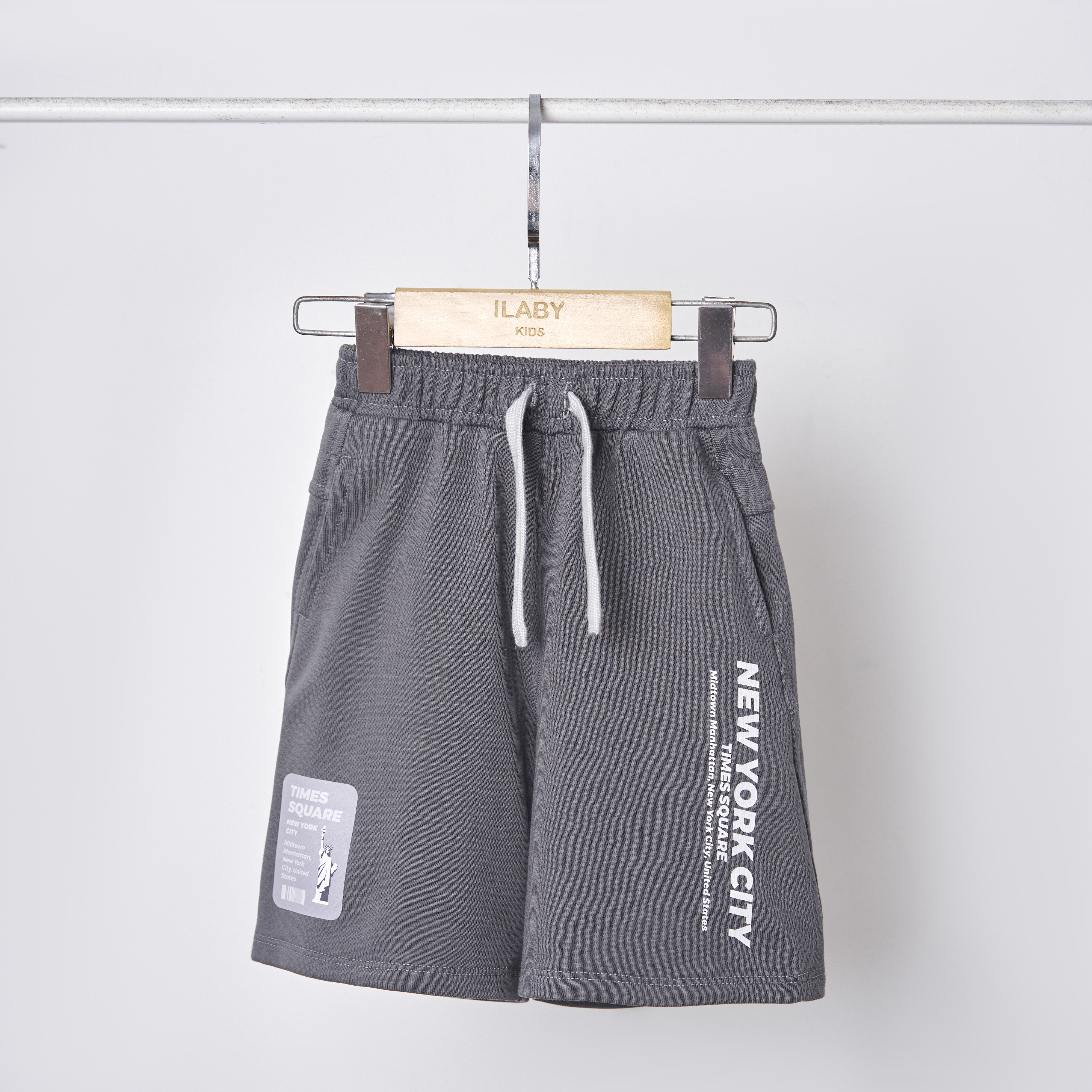 Quần short phối chéo in chữ_thumbnail_1