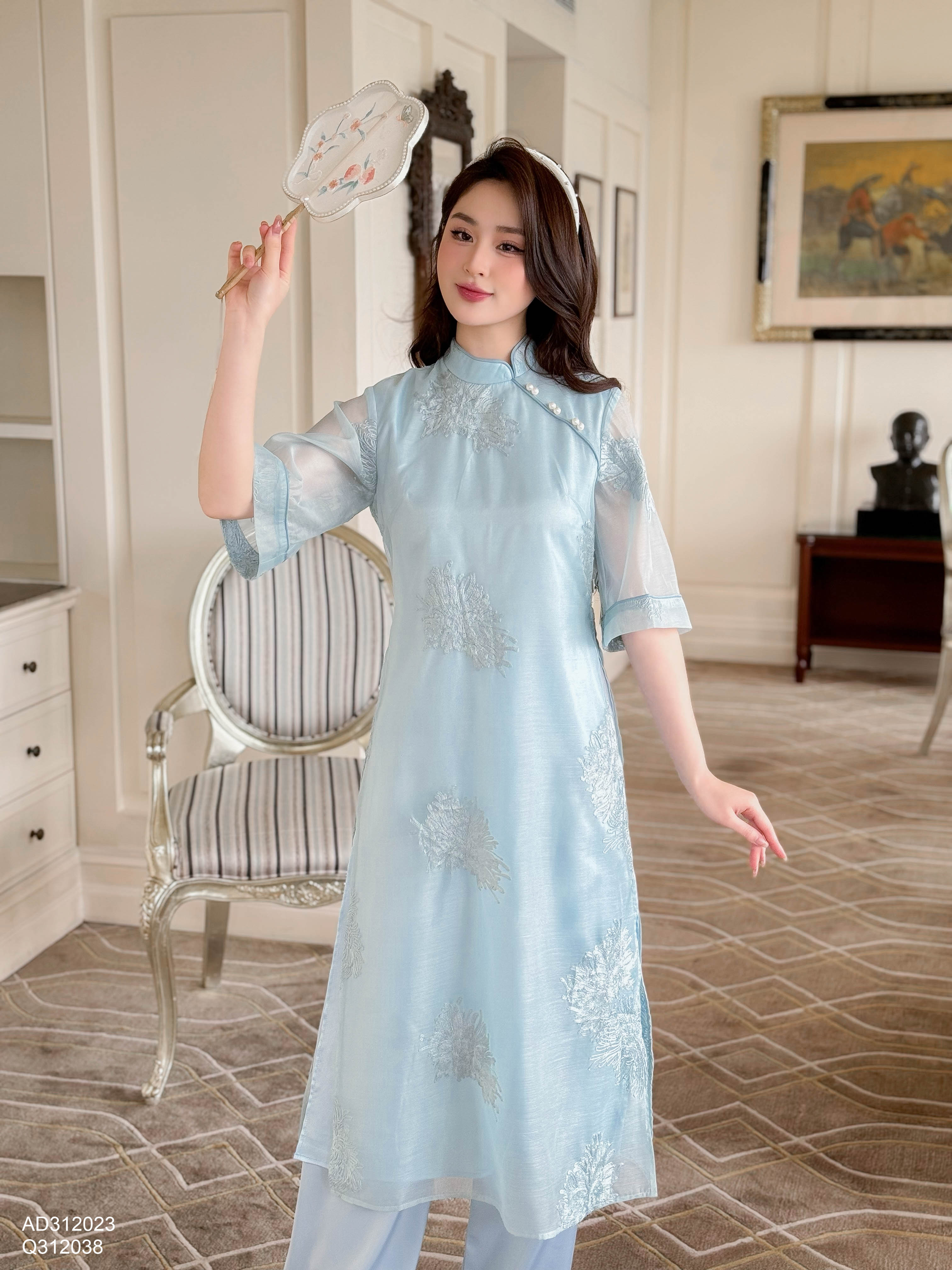 Áo dài tơ thêu hoa_thumbnail_10