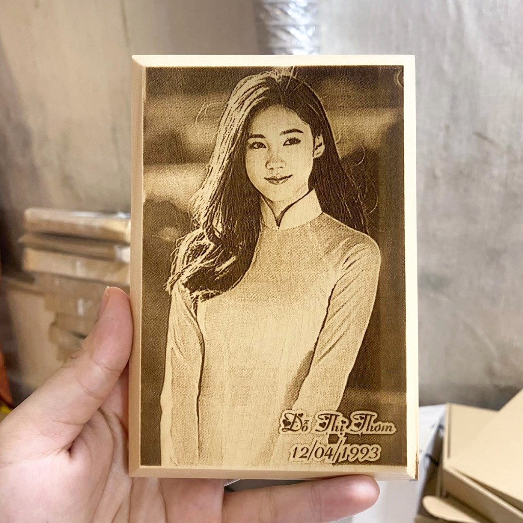 Tranh Khắc Gỗ Chân Dung - In Theo Yêu Cầu, Lưu Giữ Kỷ Niệm Đẹp_thumbnail_0