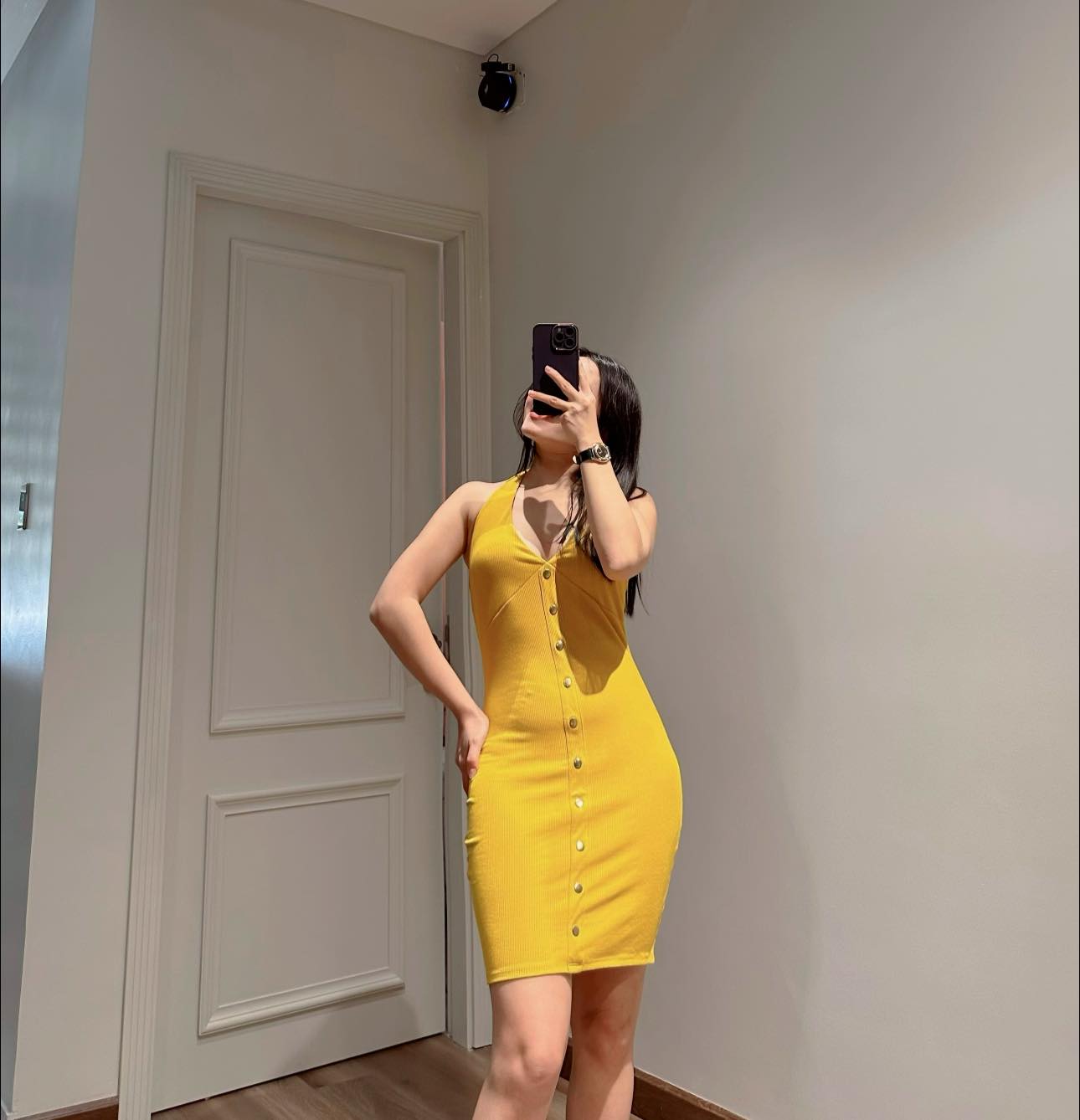 Đầm body cổ yếm màu vàng"GBG" (Sale) - D58 TCV