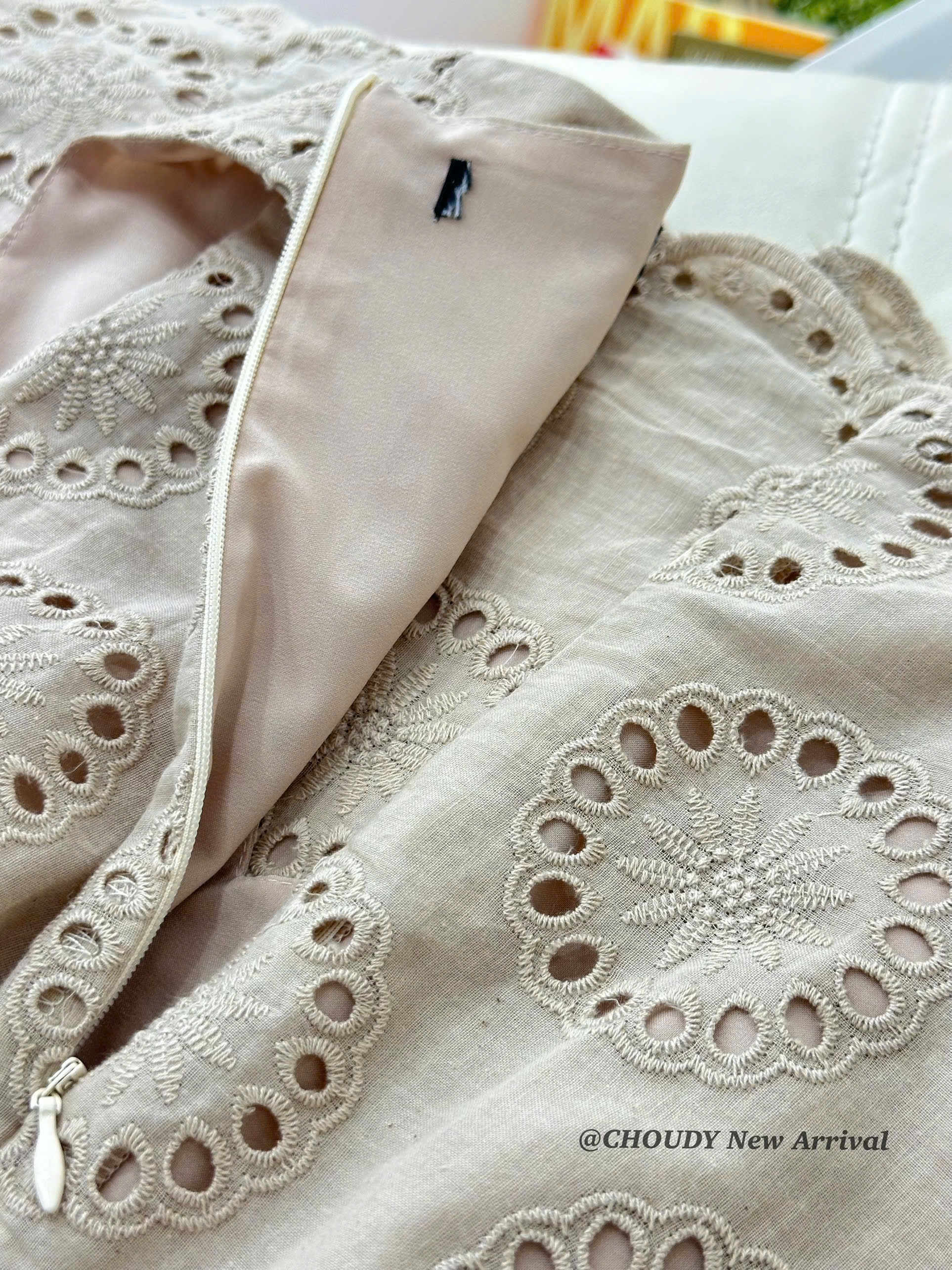 SALE D355 ĐẦM ĐỤC LỖ BE_thumbnail_4