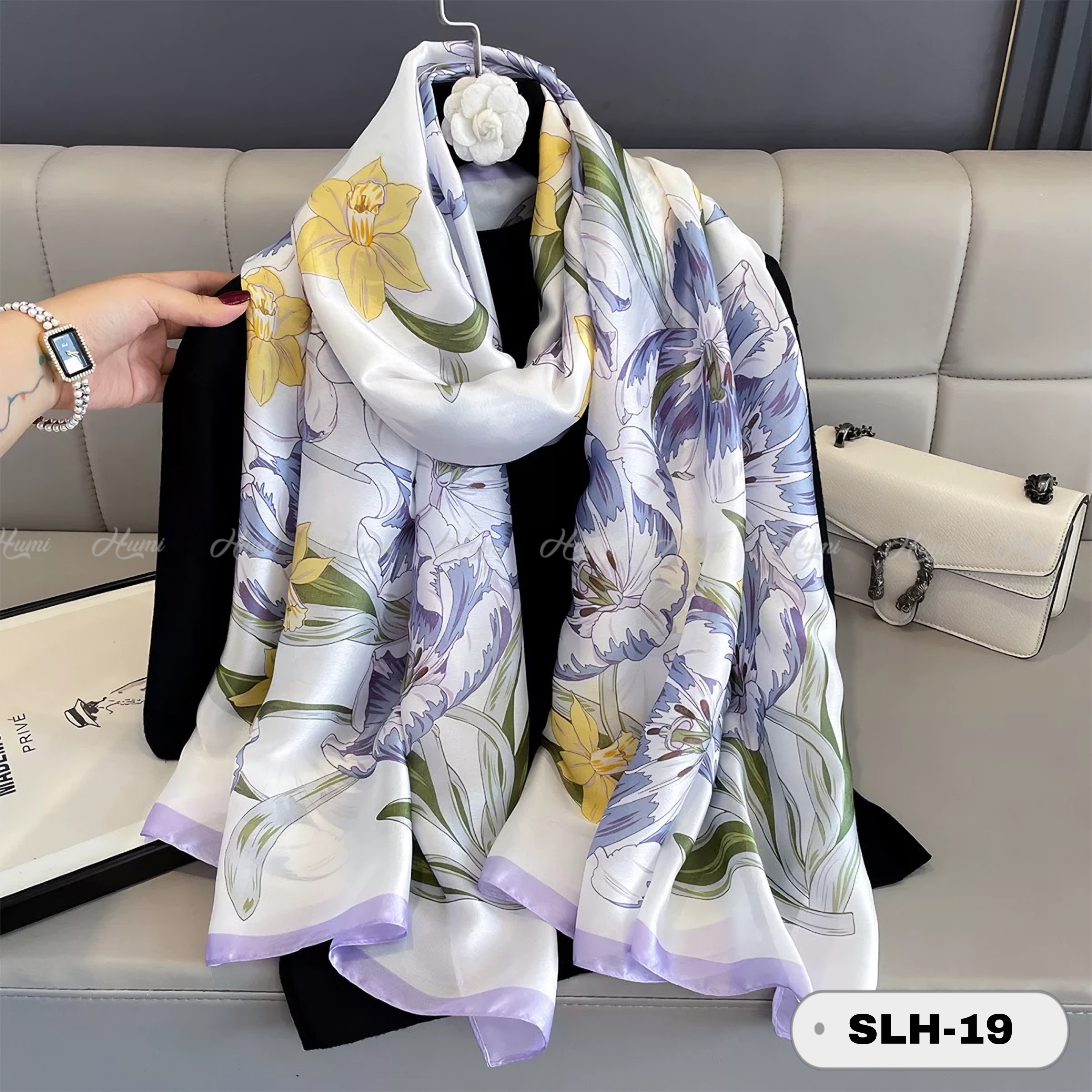 KHĂN CHOÀNG LỤA (SLH19)