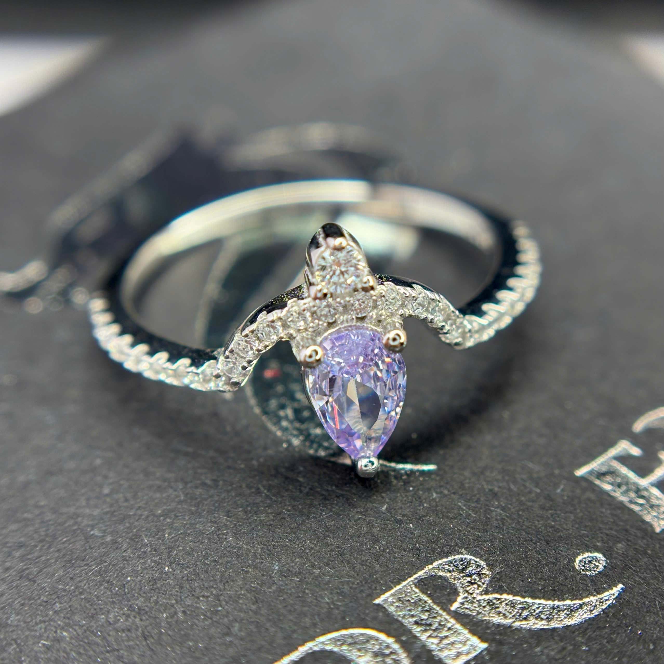 Nhẫn bạc xi bạch kim đá tím đai sóng size 6_thumbnail_1