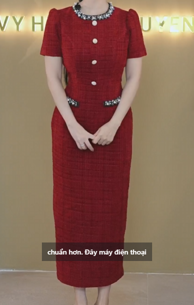 Đầm Bút Chì Viền Đá Cúc Ngực_thumbnail_4