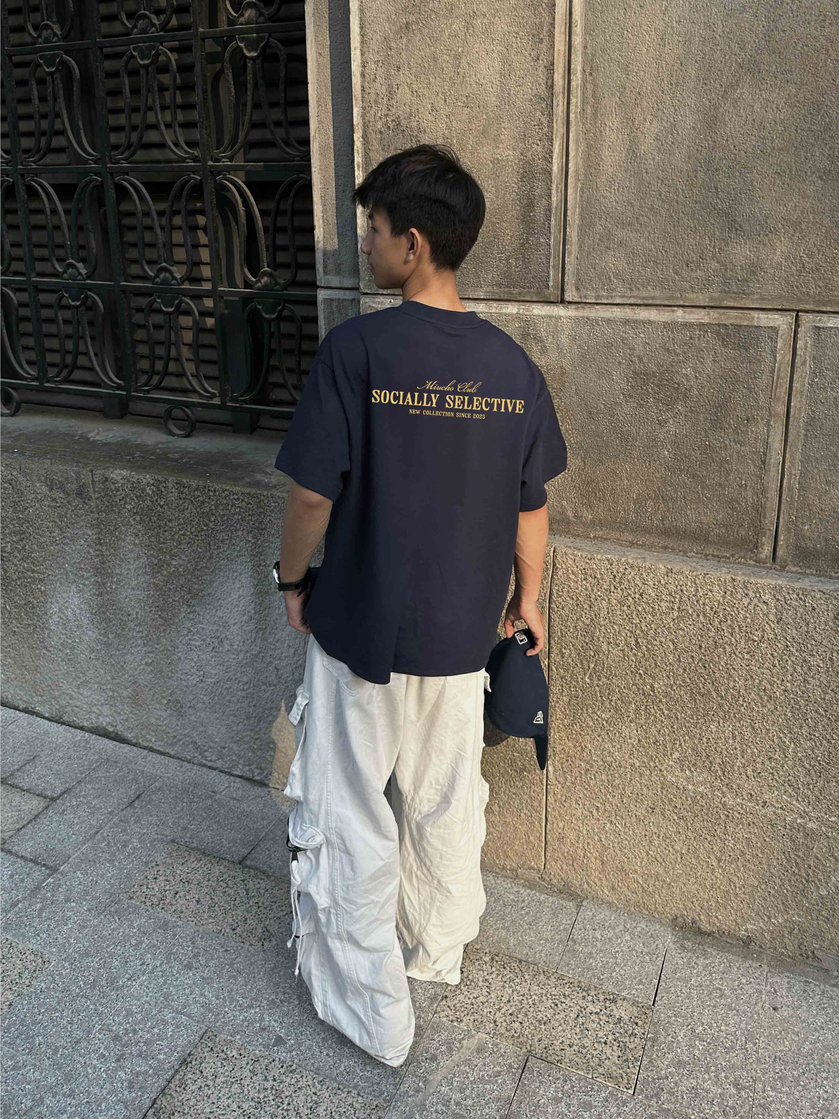 Áo thun nam form boxy cổ tròn AXD2423 Miucho Club vải cotton thoáng mát in typography_thumbnail_2