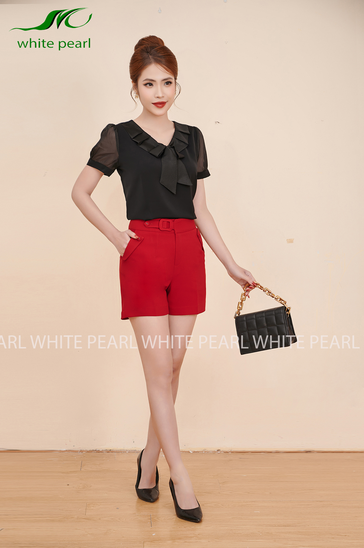 Quần short túi chéo màu đỏ thời trang công sở White Pearl