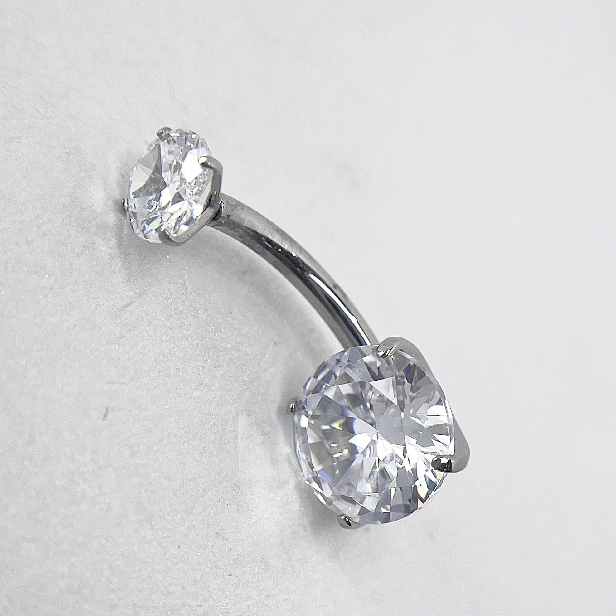 rốn titan hai đầu đá trắng 4 chấu