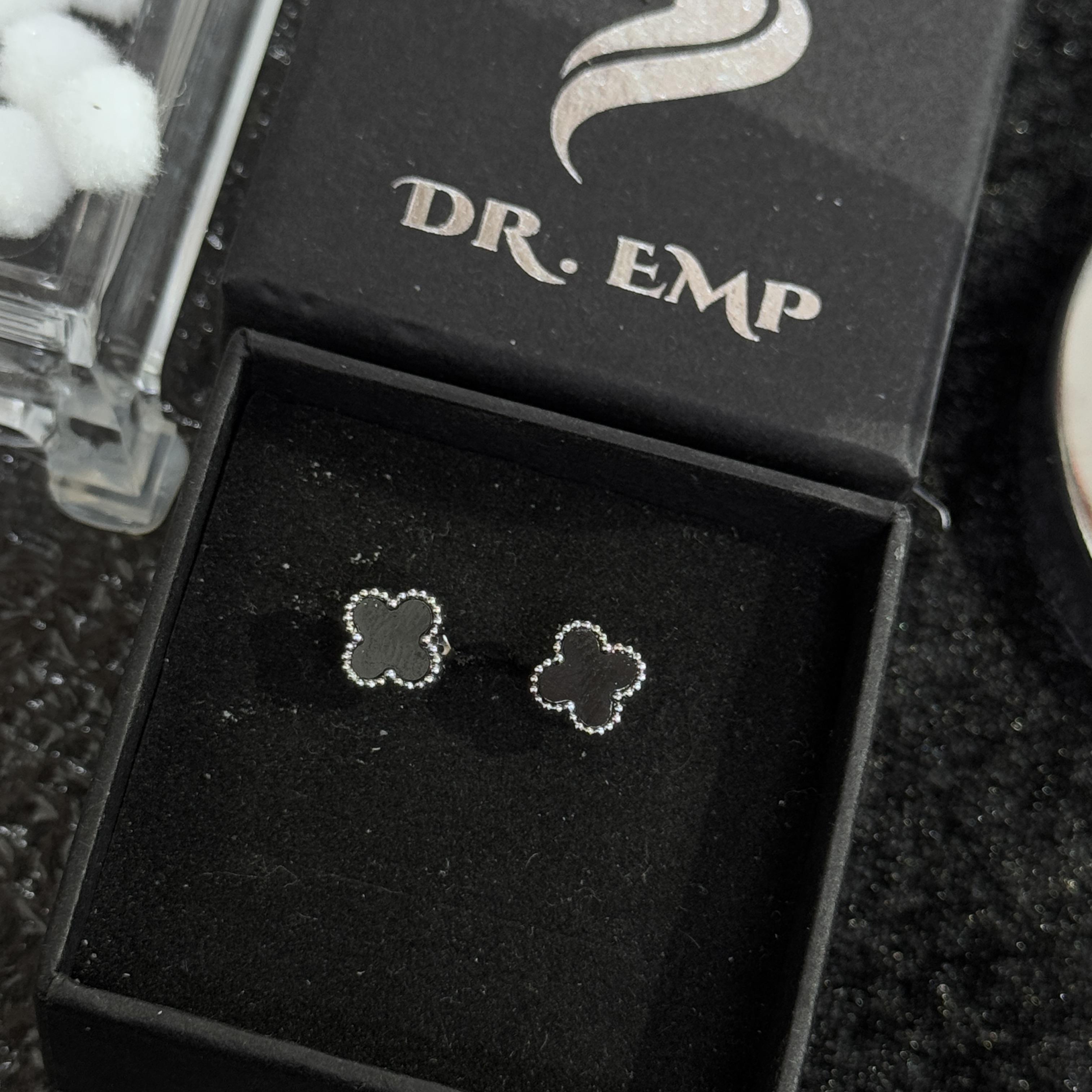 Khuyên kiểu cặp vancleef đen nhỏ viền bi bạc titan