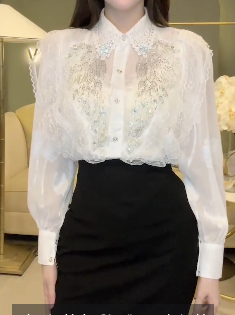 Sơ Mi Cổ Ren Đính Cườm Phối Bèo