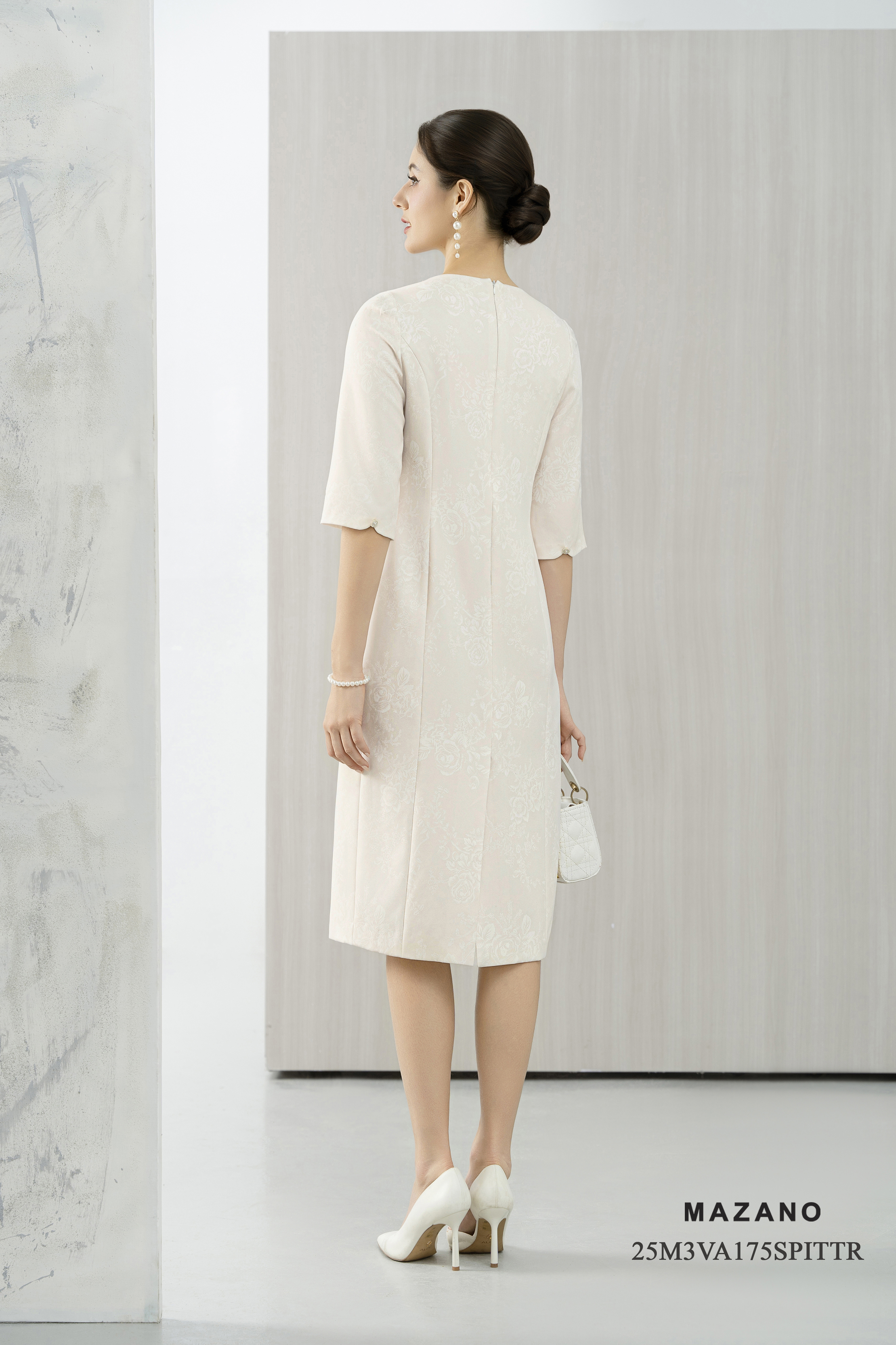 Váy đầm suông Vải thô chun Họa tiết hoa hồng cách điệu Cổ tròn Đính đá trang trí Tay lỡ Dài đến bắp chân_thumbnail_4