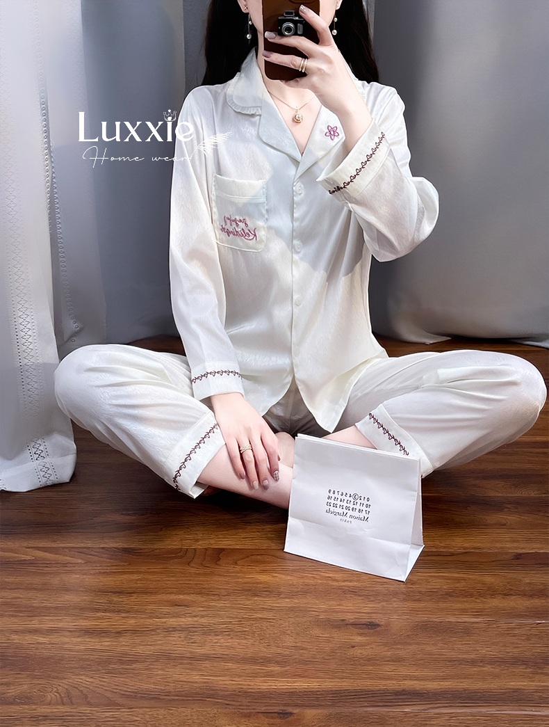 LEDAI17 Pijama lụa xước trắng cổ thêu bông hoa