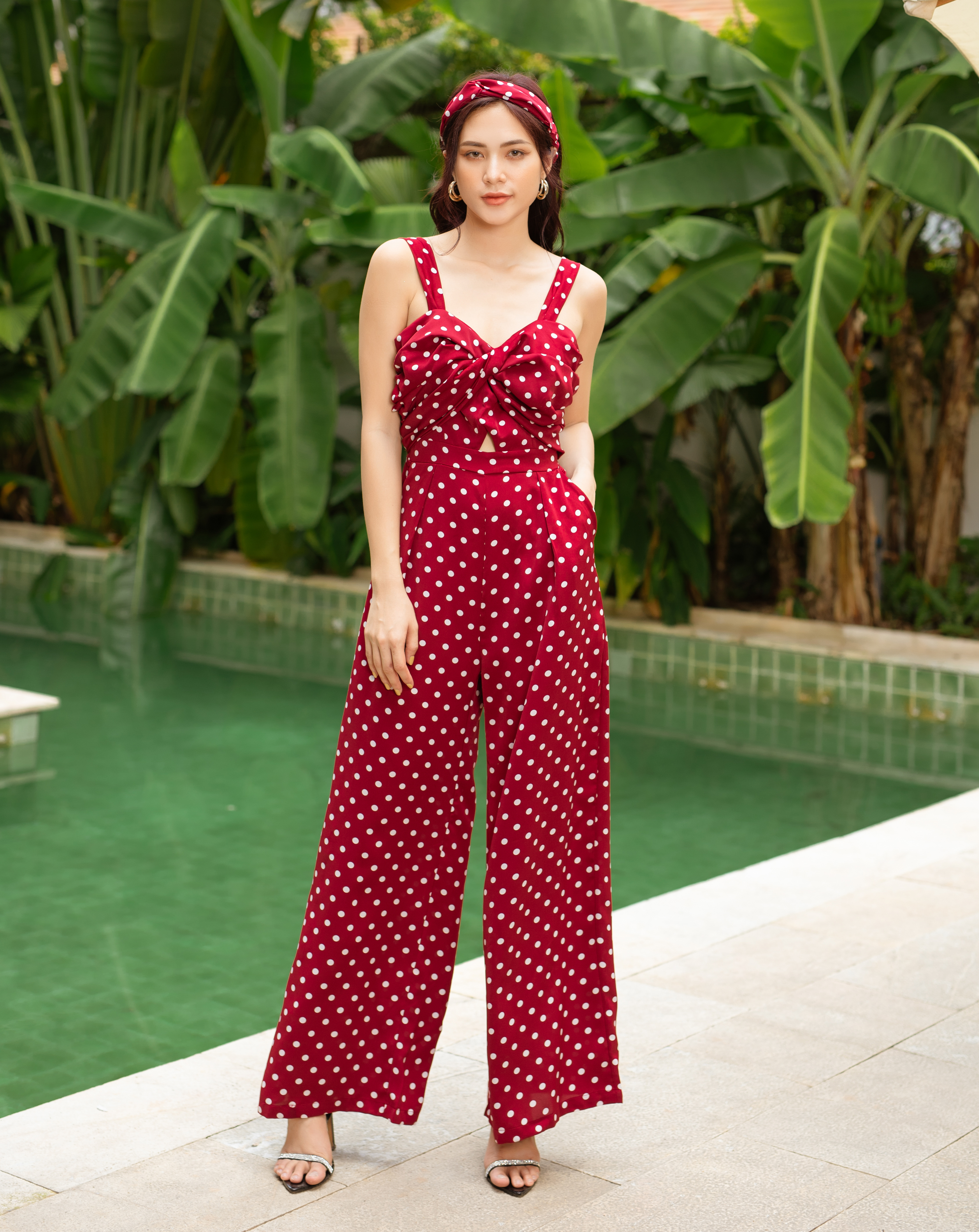 Jumpsuit dài 2 dây xoắn ngực_thumbnail_1