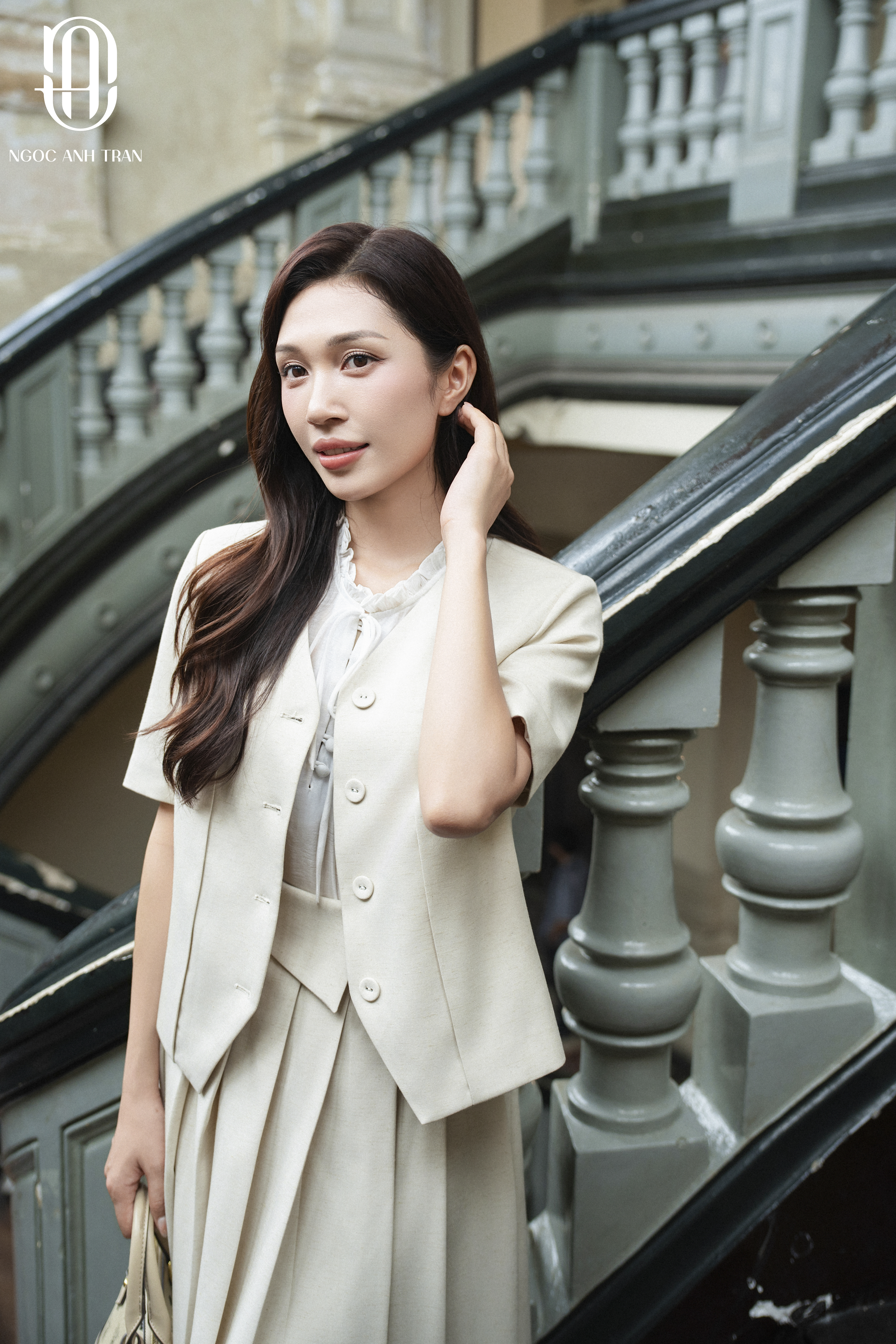 A207 - Set áo cộc blazer tiêu kem phối chân váy xoè