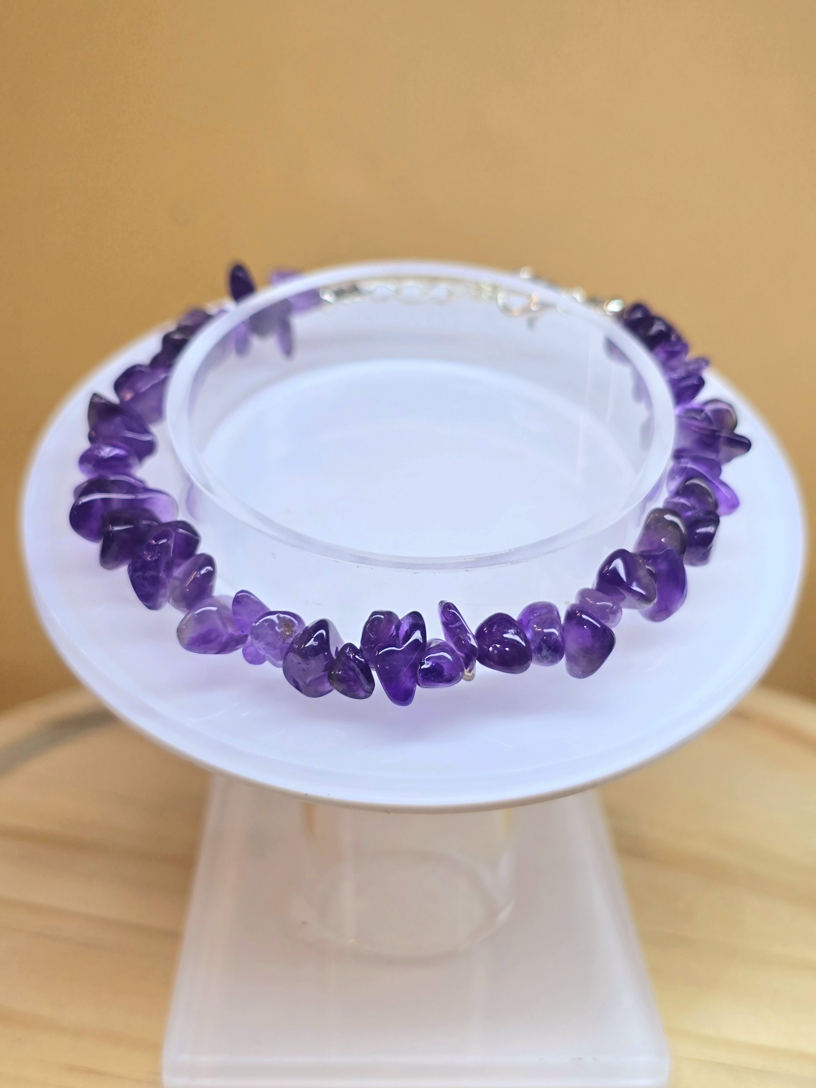 Vòng Hạt Chips Thạch Anh Tím Amethyst Với Móc Khóa Hợp Kim Không Rỉ