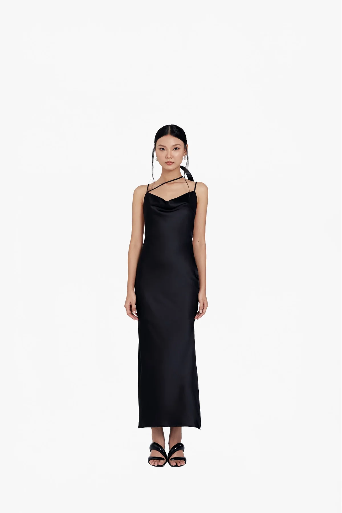 LONG SLEEVELESS DRESS IN WASHED SATIN