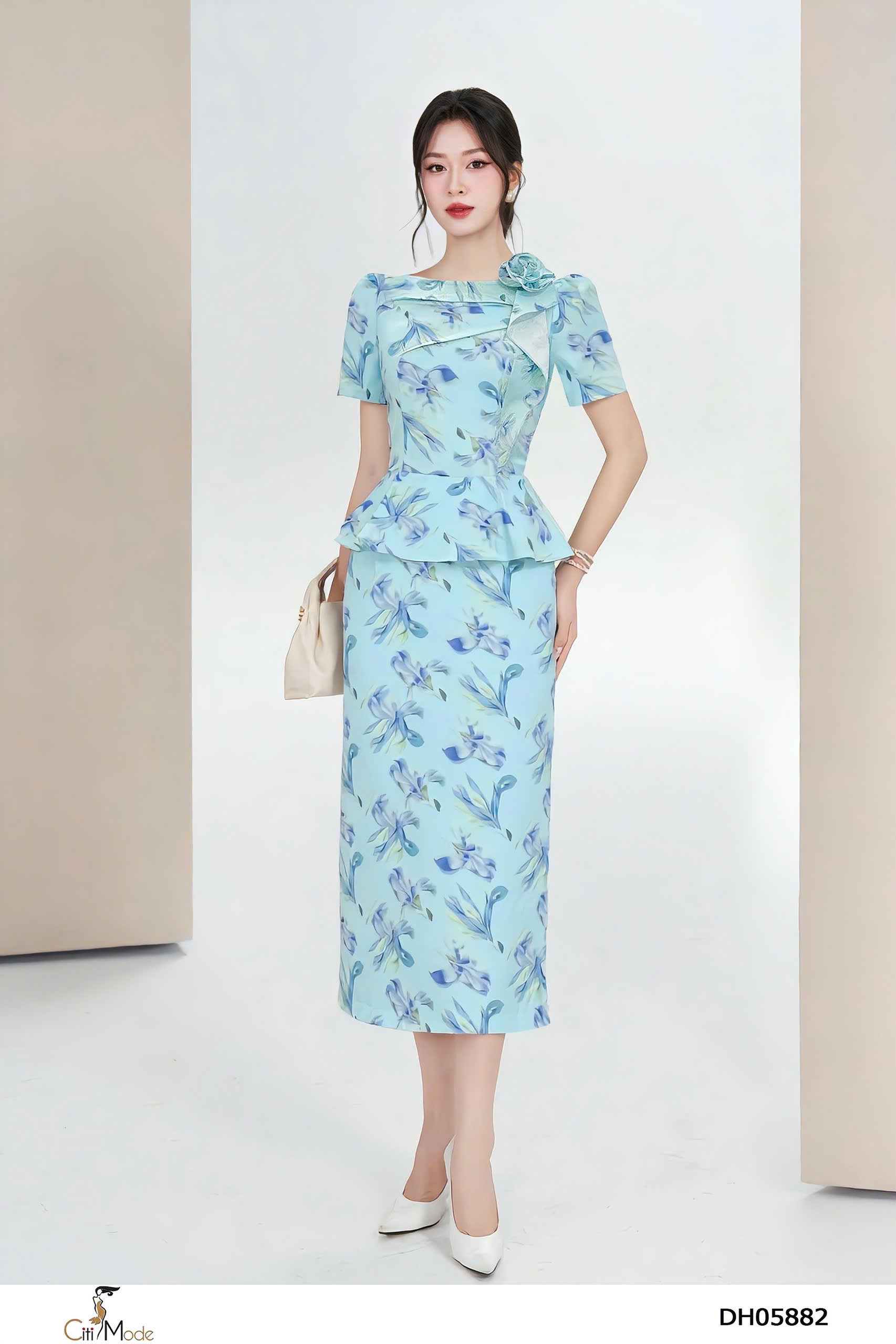 Đầm ôm hoa xanh peplum cổ cách điệu đính hoa_thumbnail_2