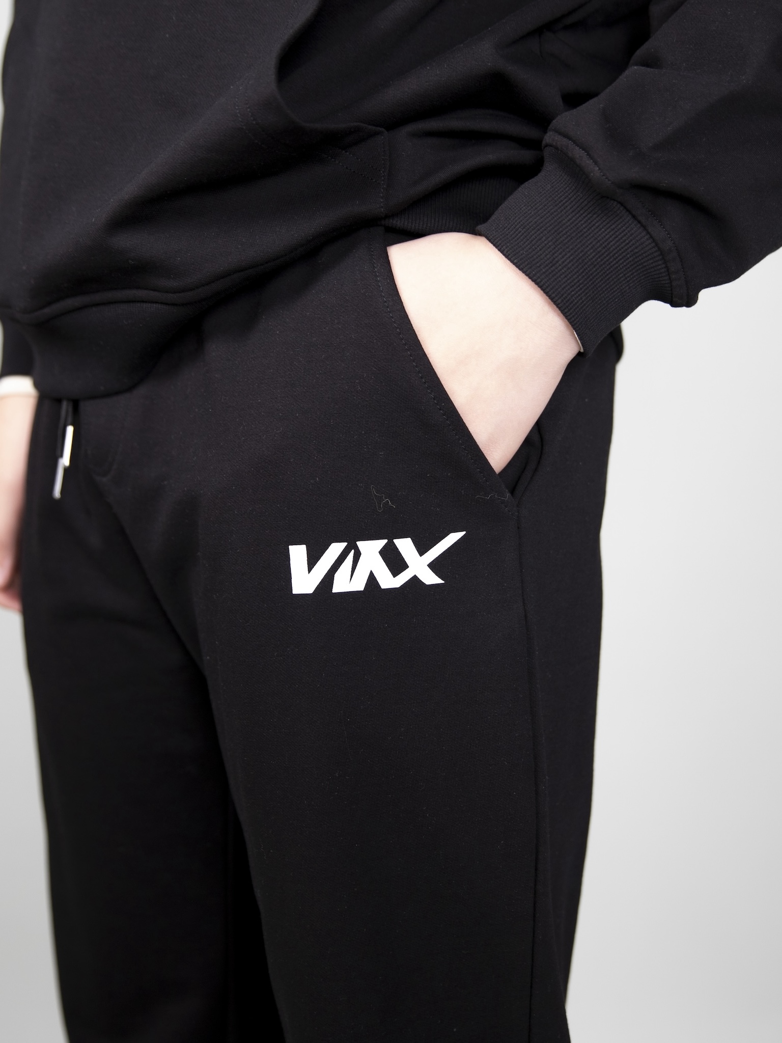 Quần nỉ màu đen chữ VXX_thumbnail_3