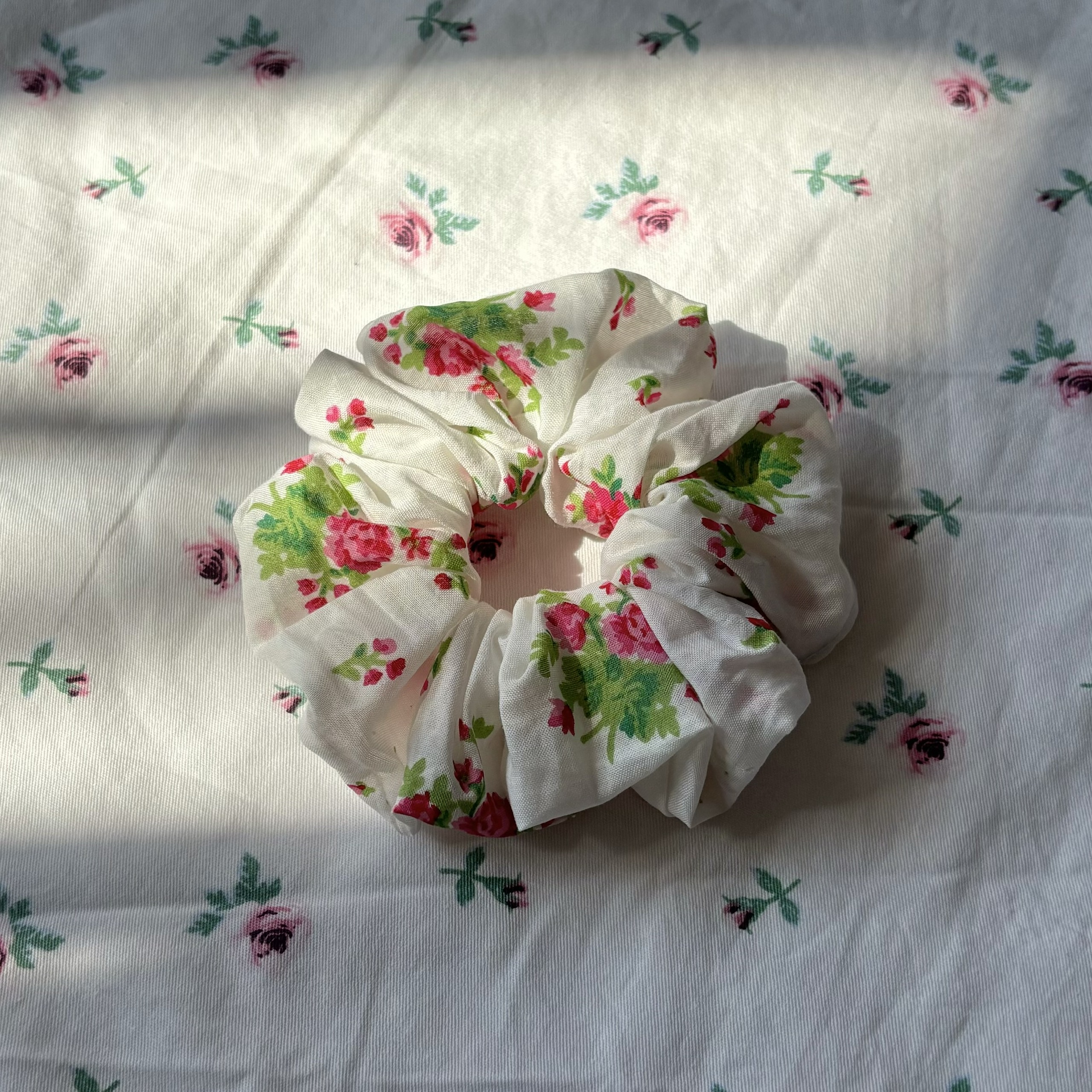 NAUGHTY FLOWIE SCRUNCHIE