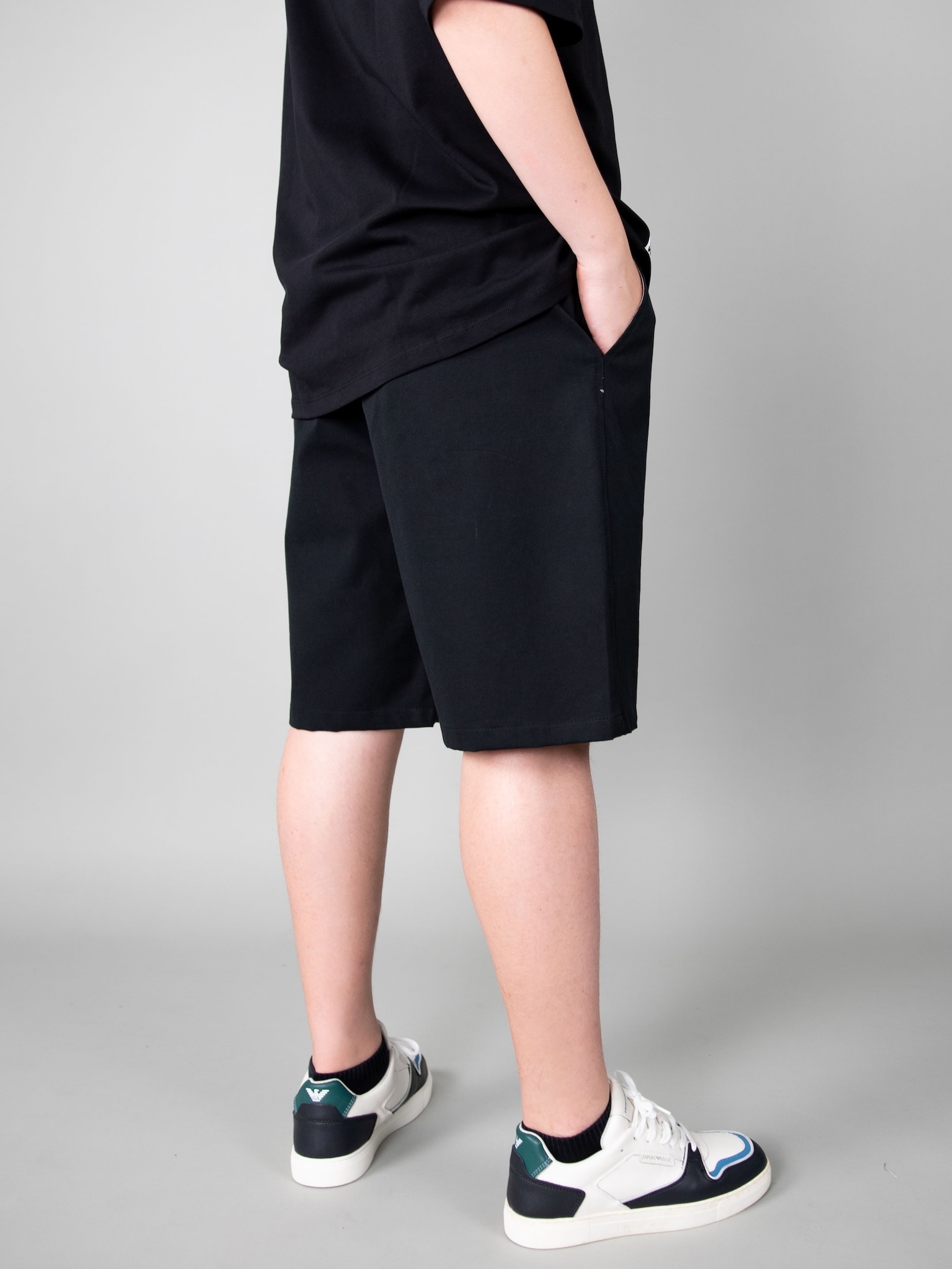 Quần short kaki màu đen túi chéo_thumbnail_1