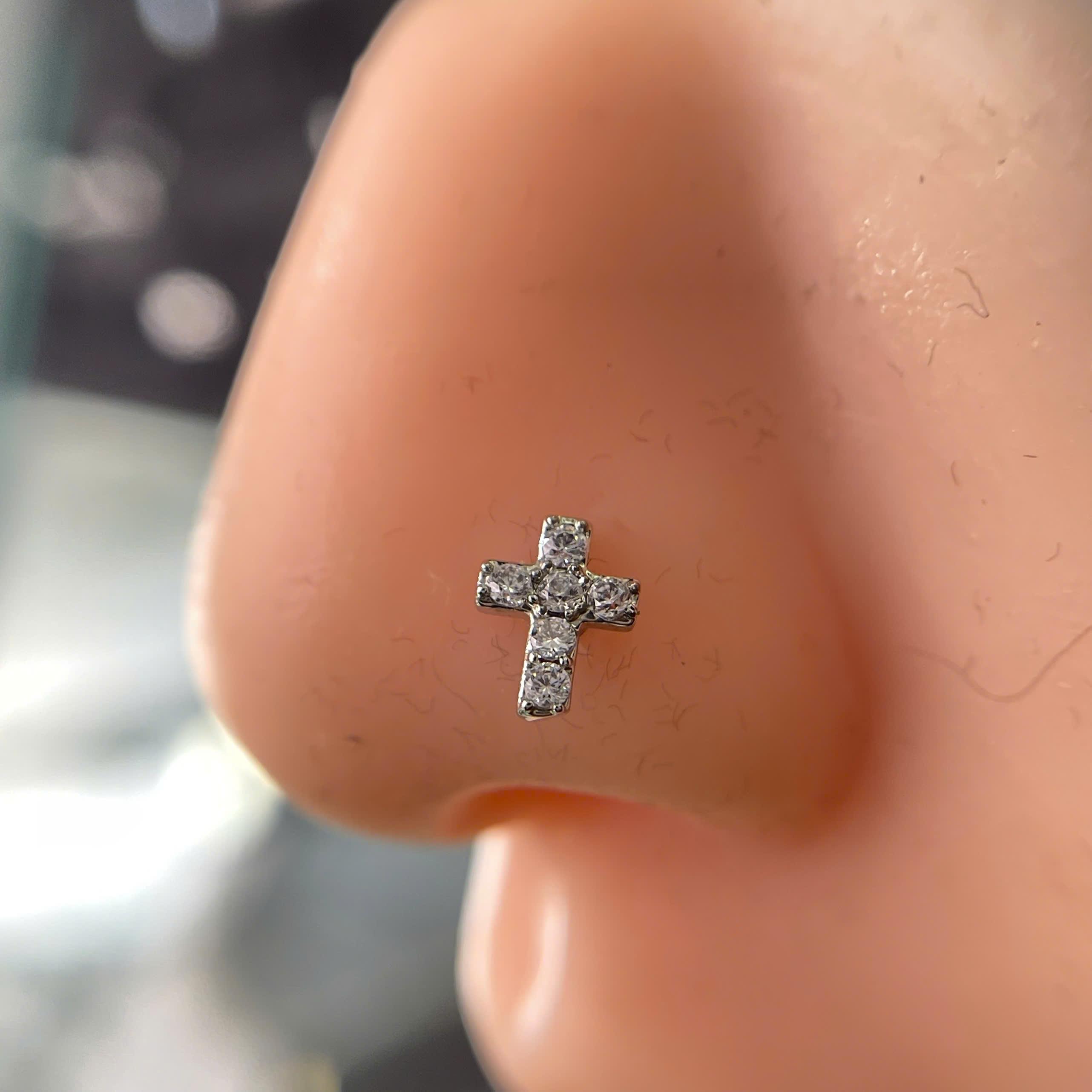 mũi C thánh giá đính full kim cương_thumbnail_2