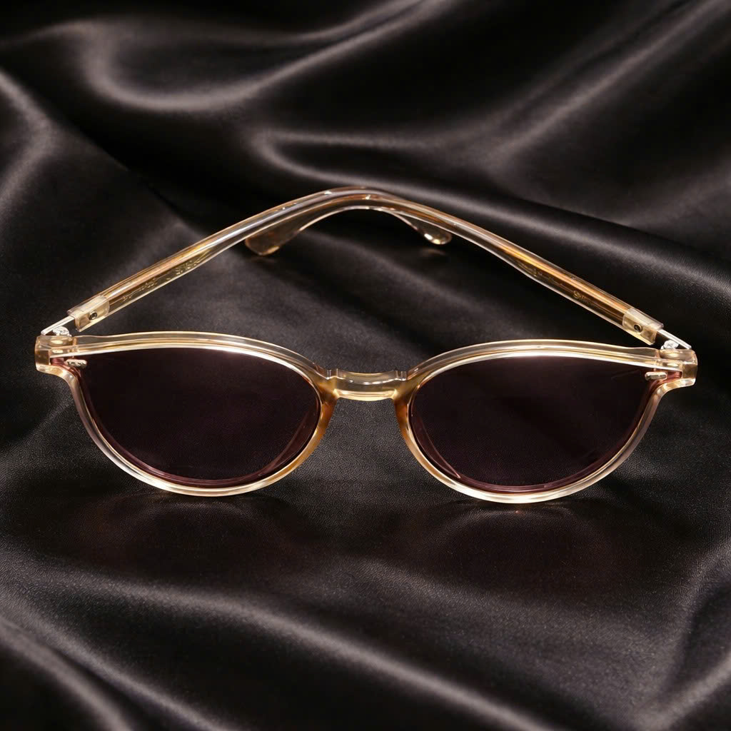 Kính mắt nâu mờ ảo