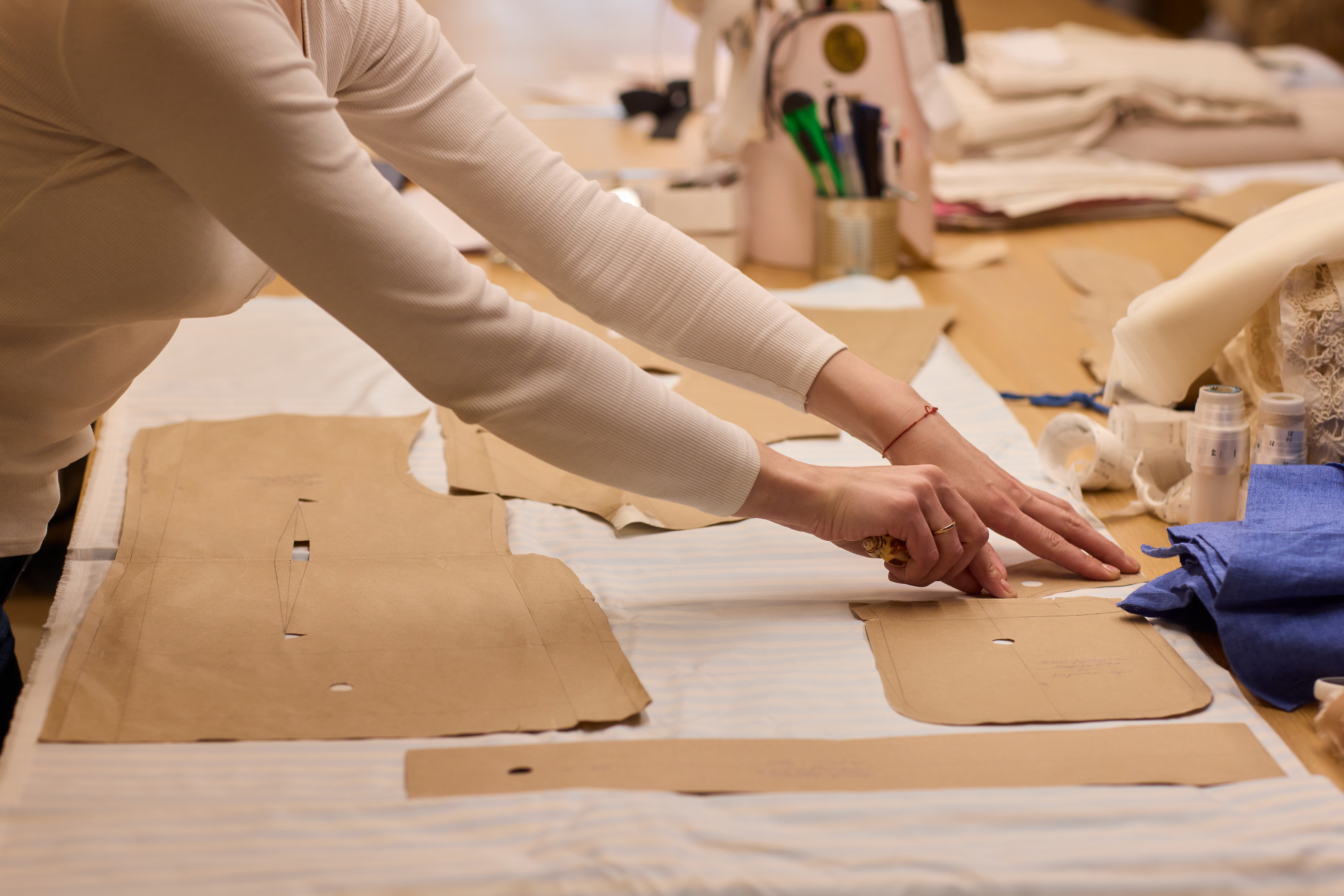 Áo Thun Thiết Kế & Quy Trình 6 Bước May Đồng Phục Chuyên Nghiệp – Chuẩn Từng Đường Kim