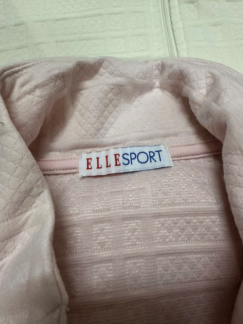 K686 AO NU KHOAC ELLE_thumbnail_13